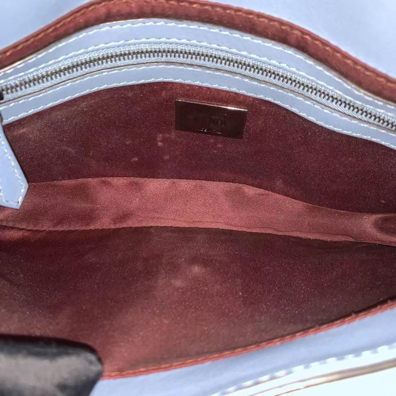 Fendi Baguette Calfskin Waves Baguette Blue Crossbody Bag In Excellent Condition In AUBERVILLIERS, FR
