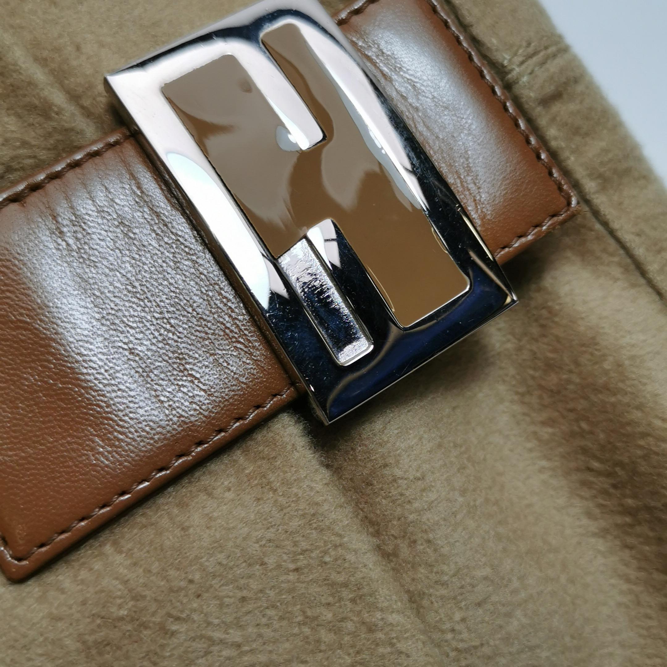 FENDI Baguette Camel Brown Soft Cloth Shoulder Bag For Sale 7