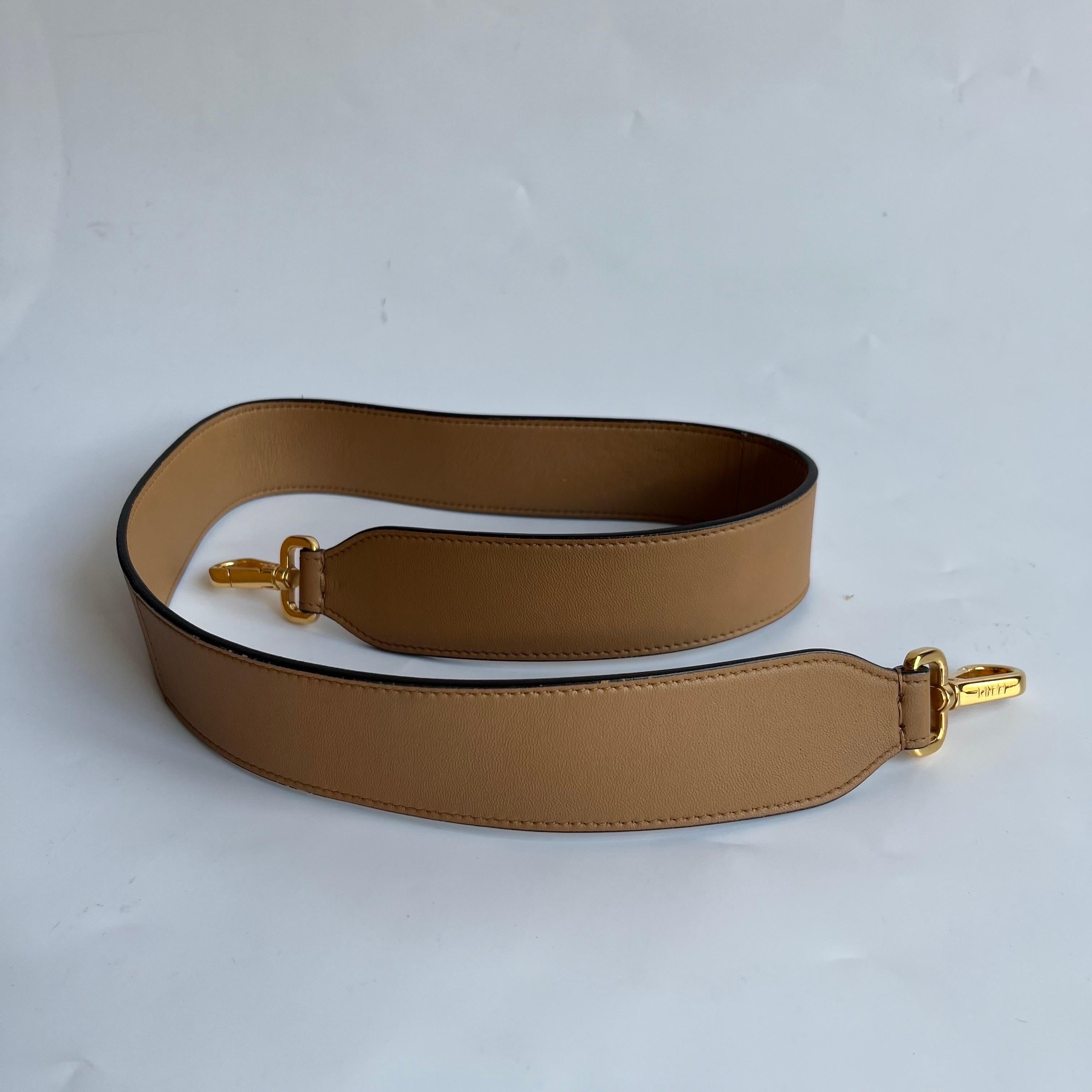 Fendi Baguette Caramel Tan Brown Lambskin Leather Crossbody Bag Medium For Sale 16