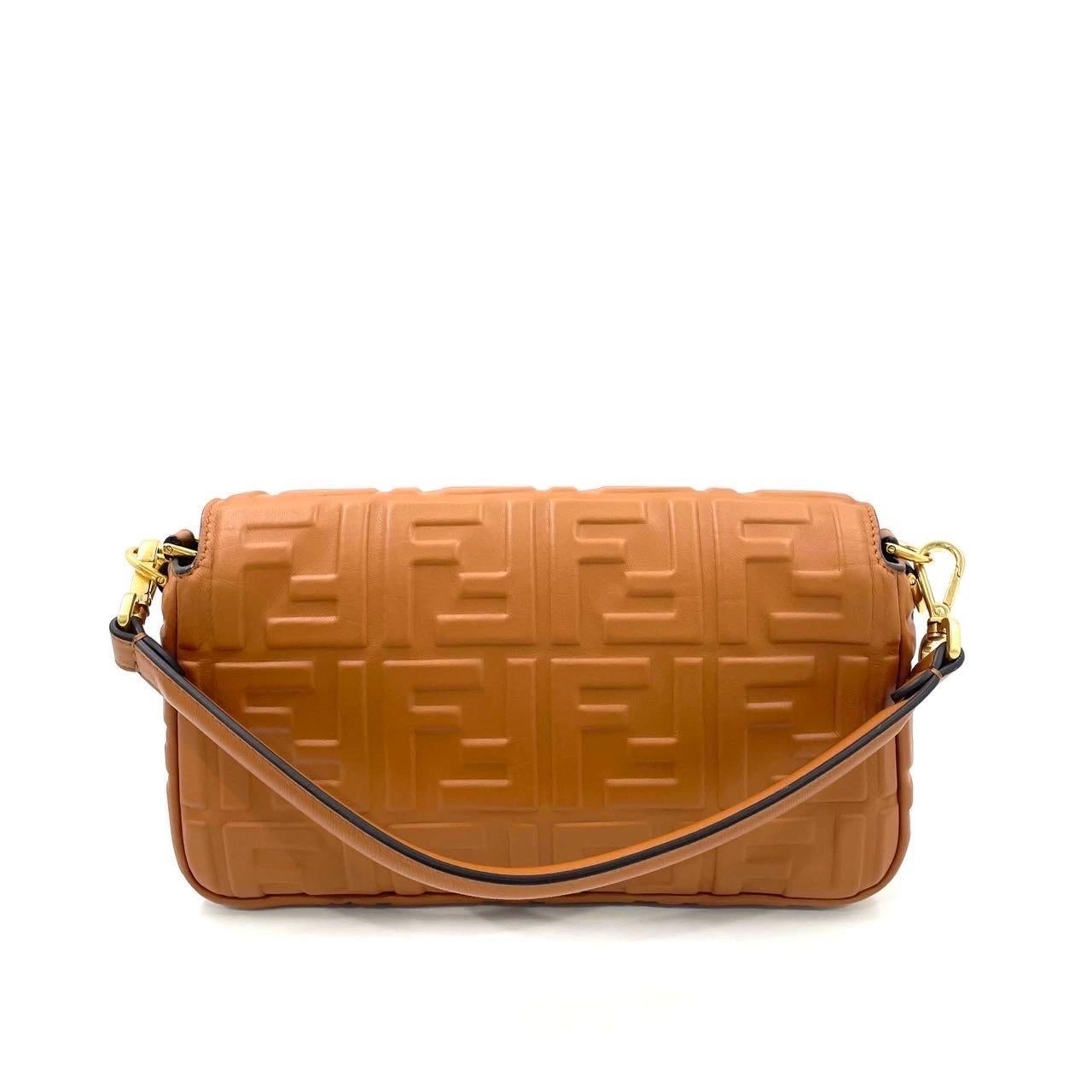 Women's Fendi Baguette Caramel Tan Brown Lambskin Leather Crossbody Bag Medium For Sale