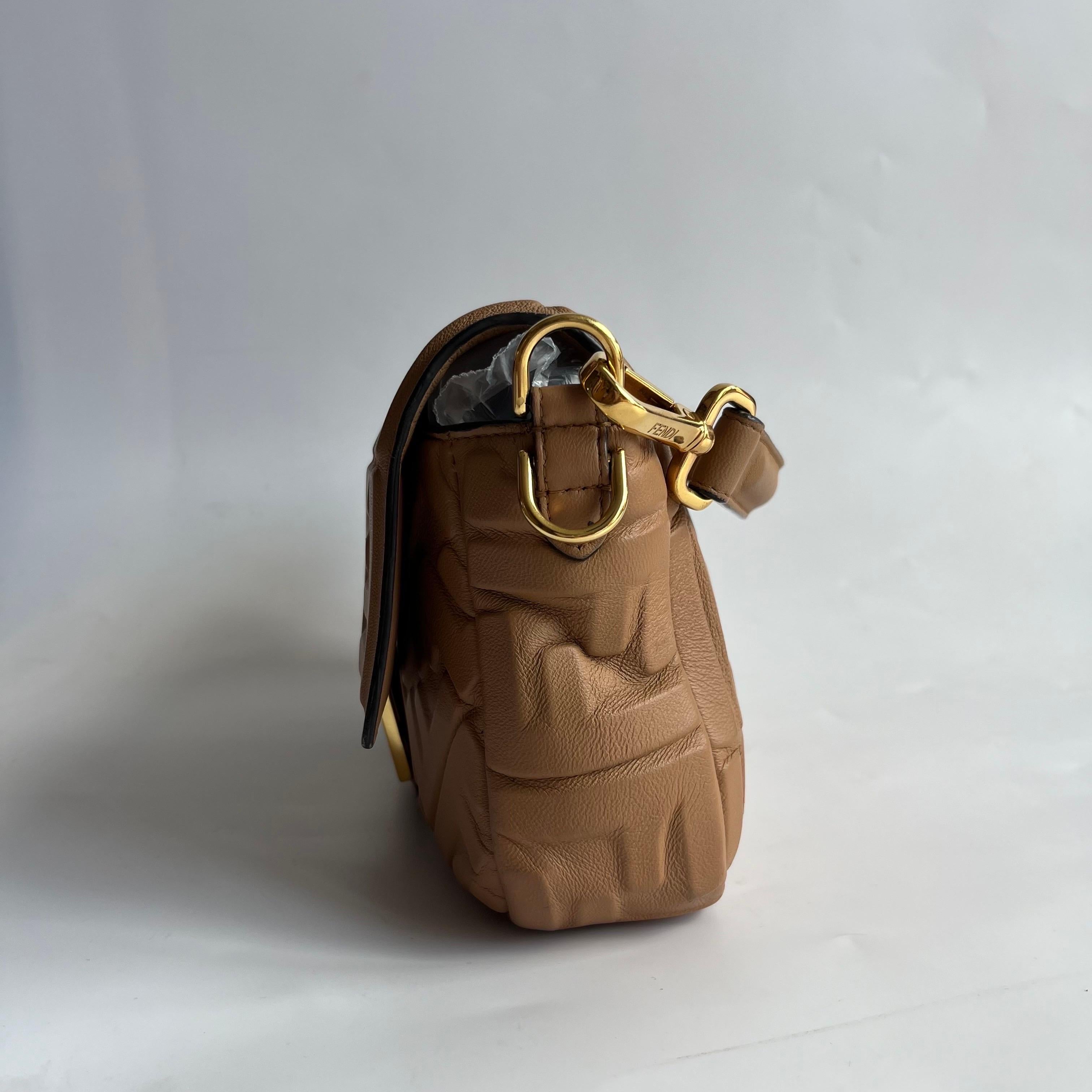 Fendi Baguette Caramel Tan Brown Lambskin Leather Crossbody Bag Medium For Sale 2