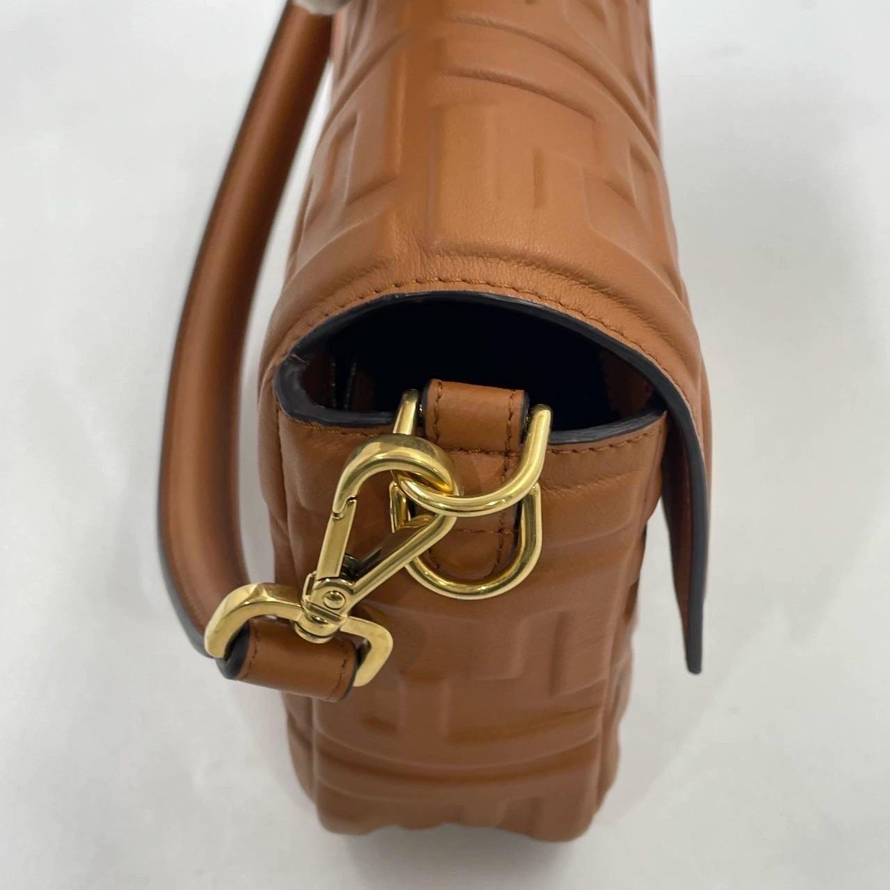 Fendi Baguette Caramel Tan Brown Lambskin Leather Crossbody Bag Medium For Sale 2