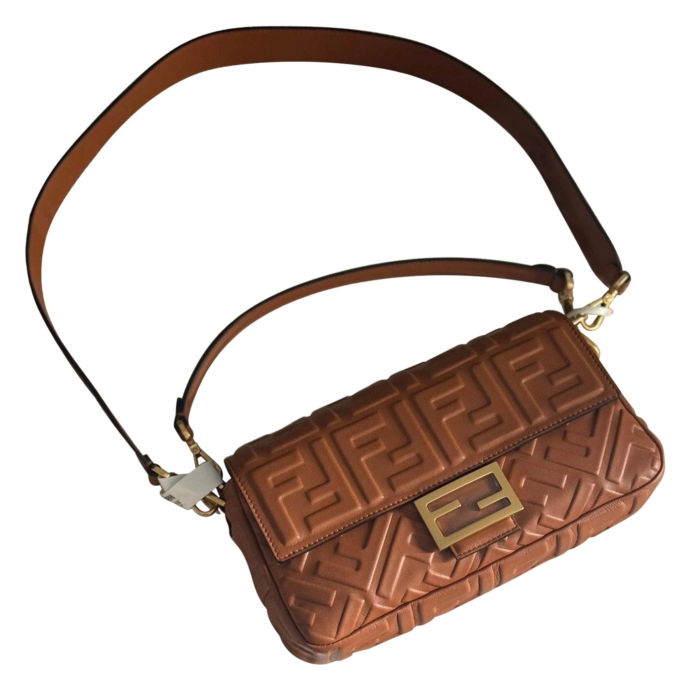 Fendi Baguette Caramel Tan Brown Lambskin Crossbody Bag Medium in vendita