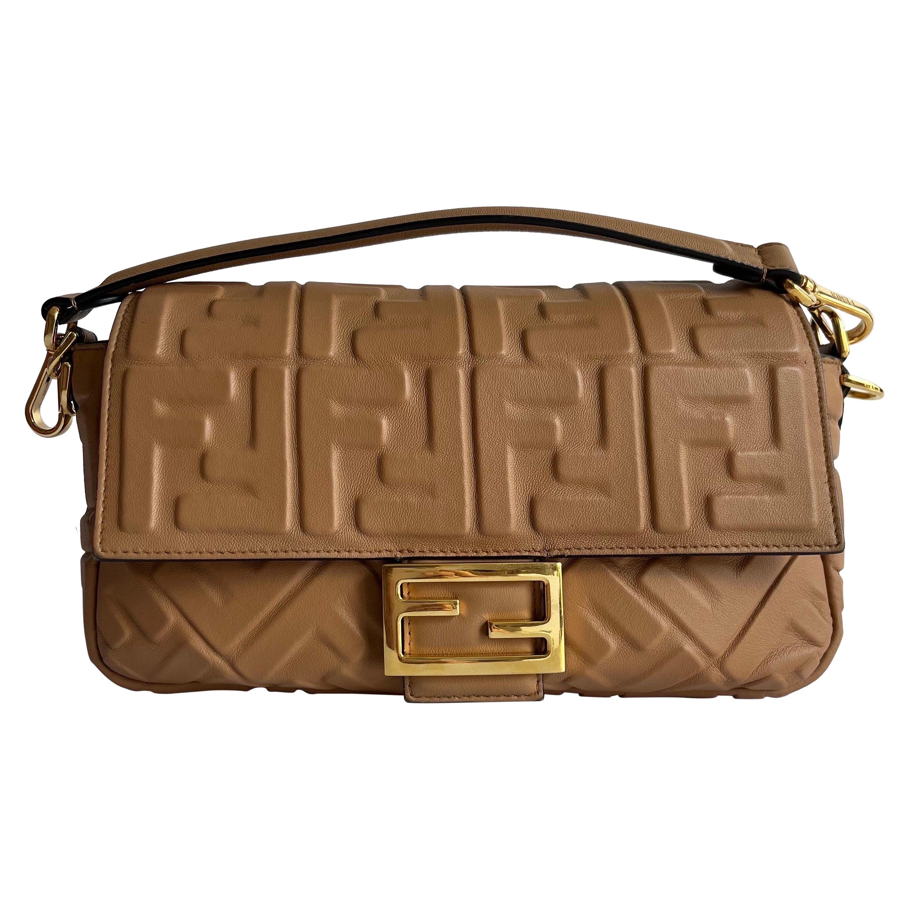 Sac à bandoulière Fendi Baguette Caramel Tan Brown Lambskin Leather Medium en vente