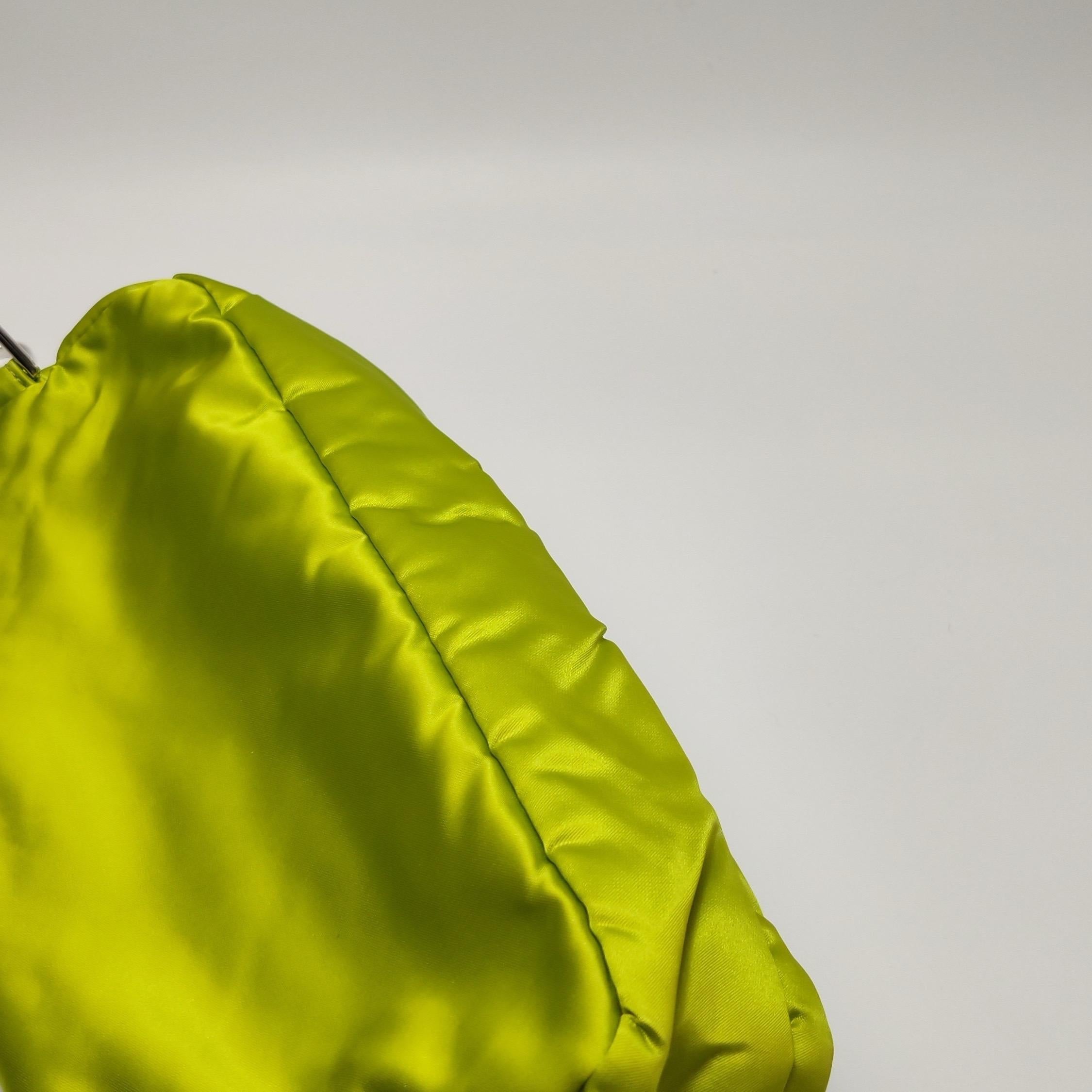 Bolso Fendi Baguette Cargo Multibolsillos de nailon verde de 3 vías en venta 6