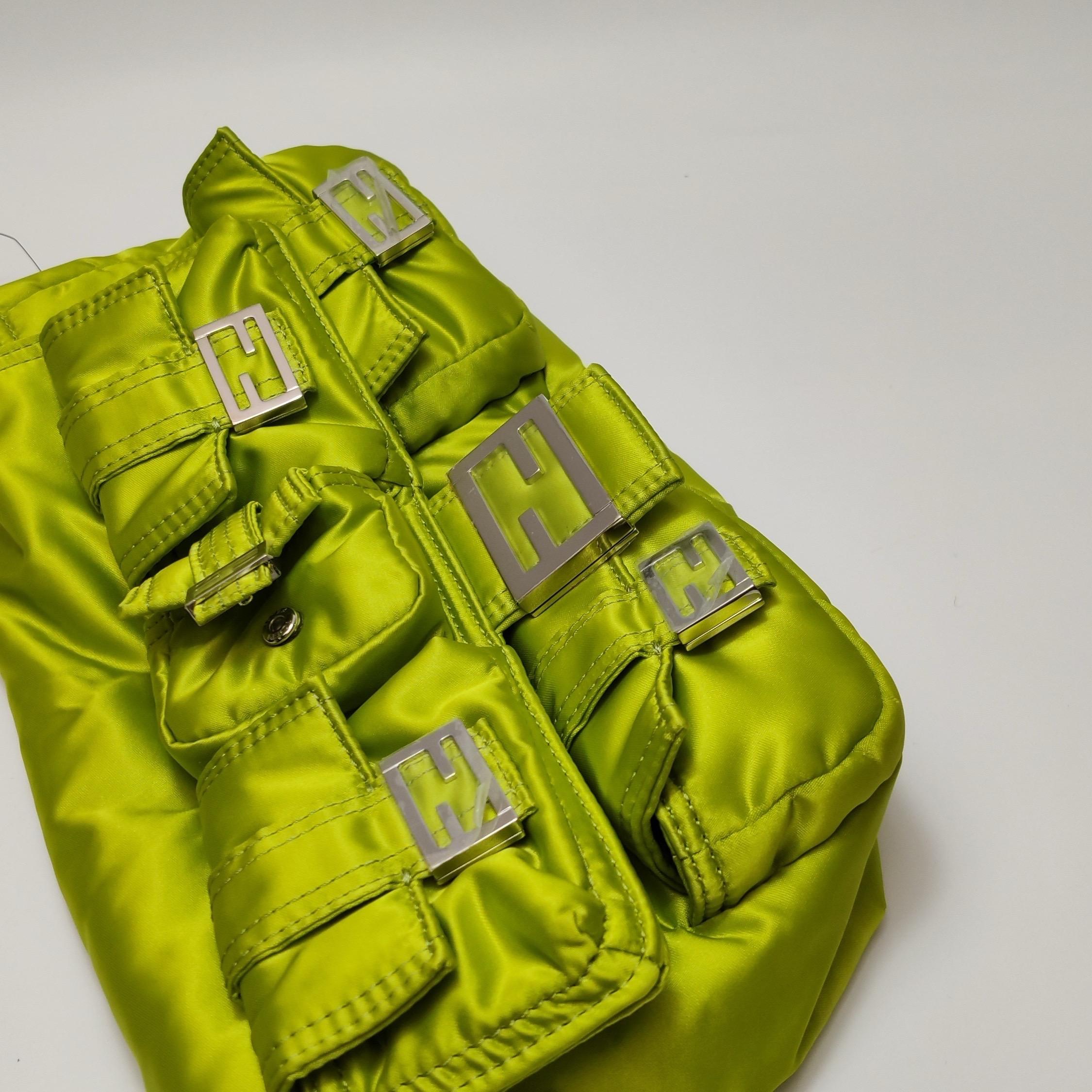 Bolso Fendi Baguette Cargo Multibolsillos de nailon verde de 3 vías en venta 7