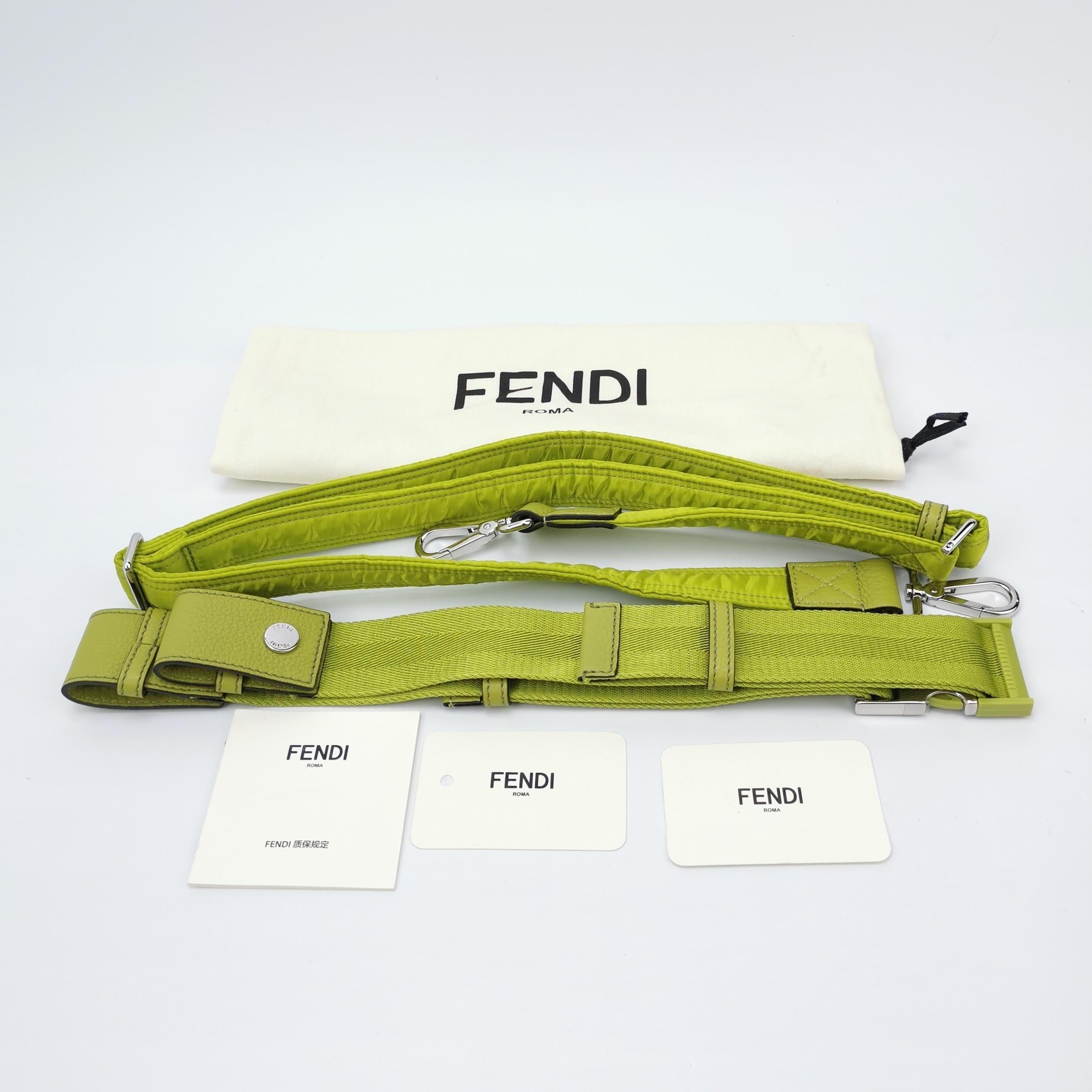 Bolso Fendi Baguette Cargo Multibolsillos de nailon verde de 3 vías en venta 9
