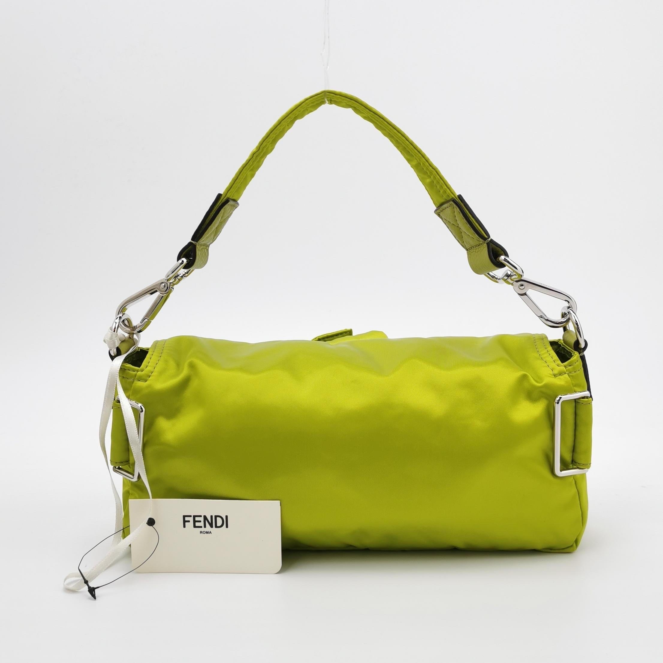 Bolso Fendi Baguette Cargo Multibolsillos de nailon verde de 3 vías Marrón en venta