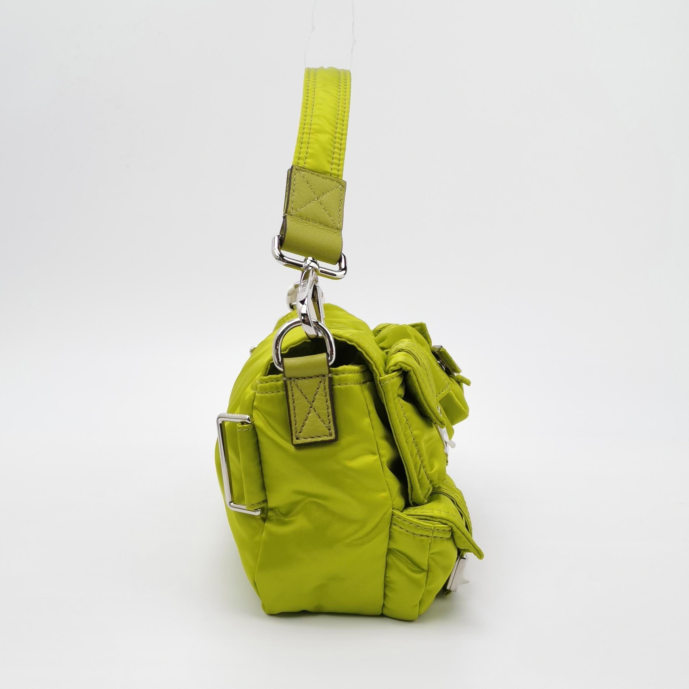 De las mujeres Bolso Fendi Baguette Cargo Multibolsillos de nailon verde de 3 vías en venta