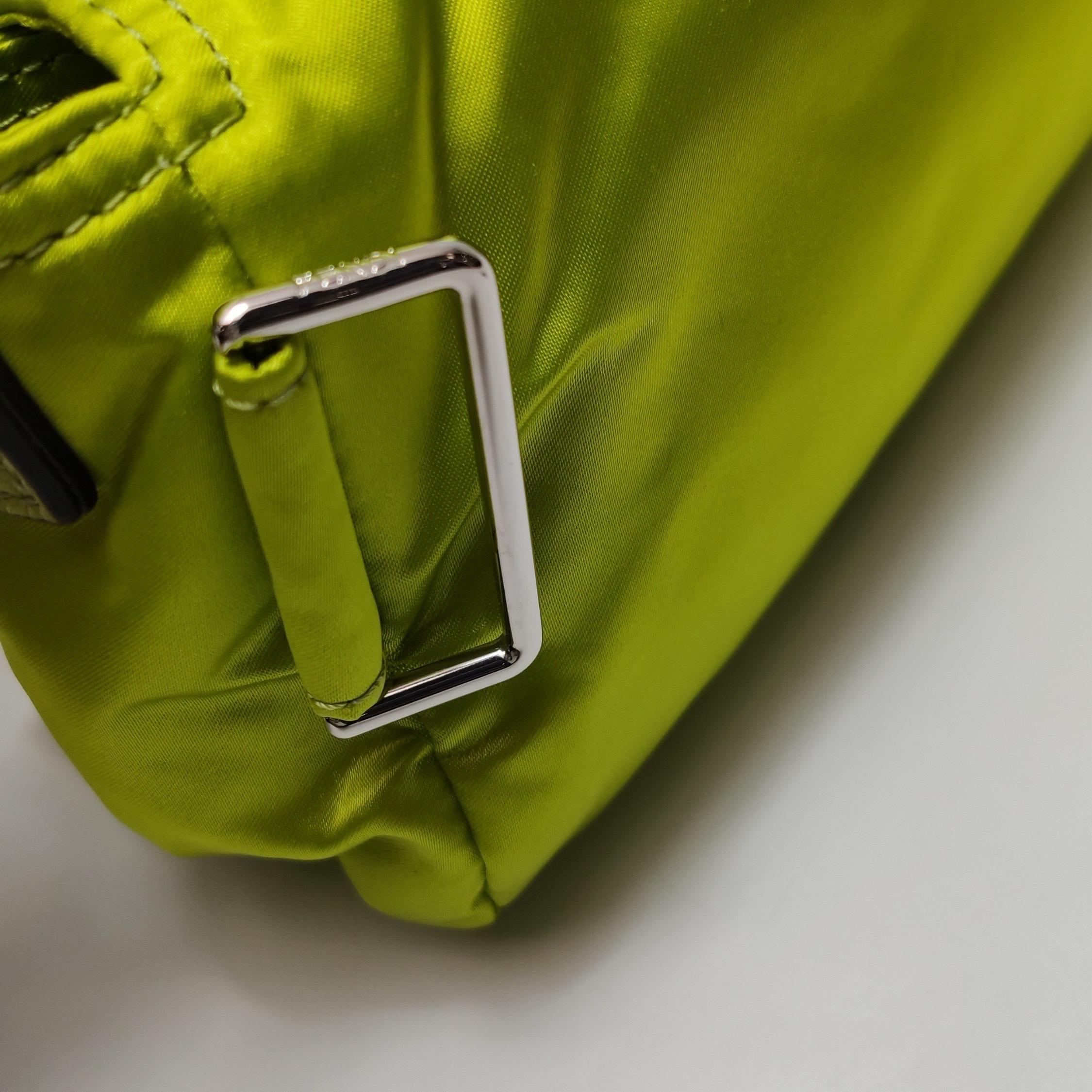 Bolso Fendi Baguette Cargo Multibolsillos de nailon verde de 3 vías en venta 2