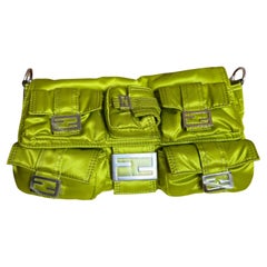 Fendi Baguette Cargo Borsa multitasche in nylon verde a 3 vie