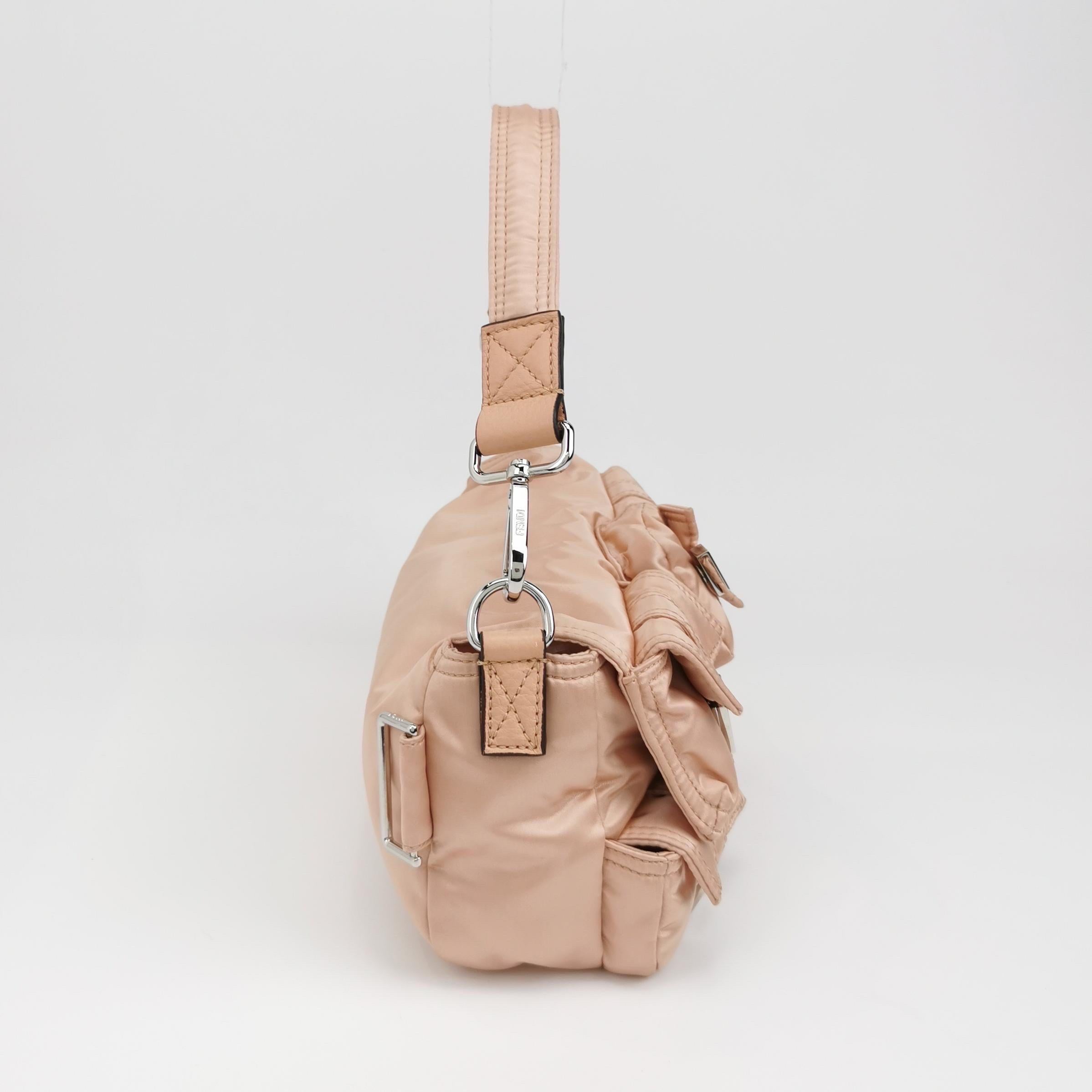 Fendi Baguette Cargo Multipocket Pink Nylon 3-way Bag Excellent état - En vente à AUBERVILLIERS, FR