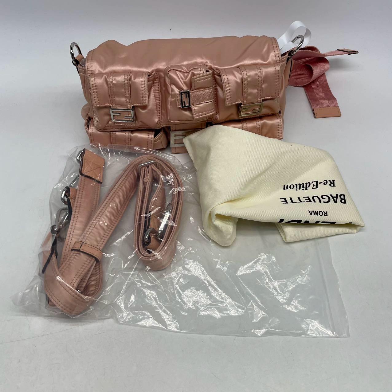 Fendi Baguette Cargo Multipocket Pink Nylon 3-way Bag en vente 1