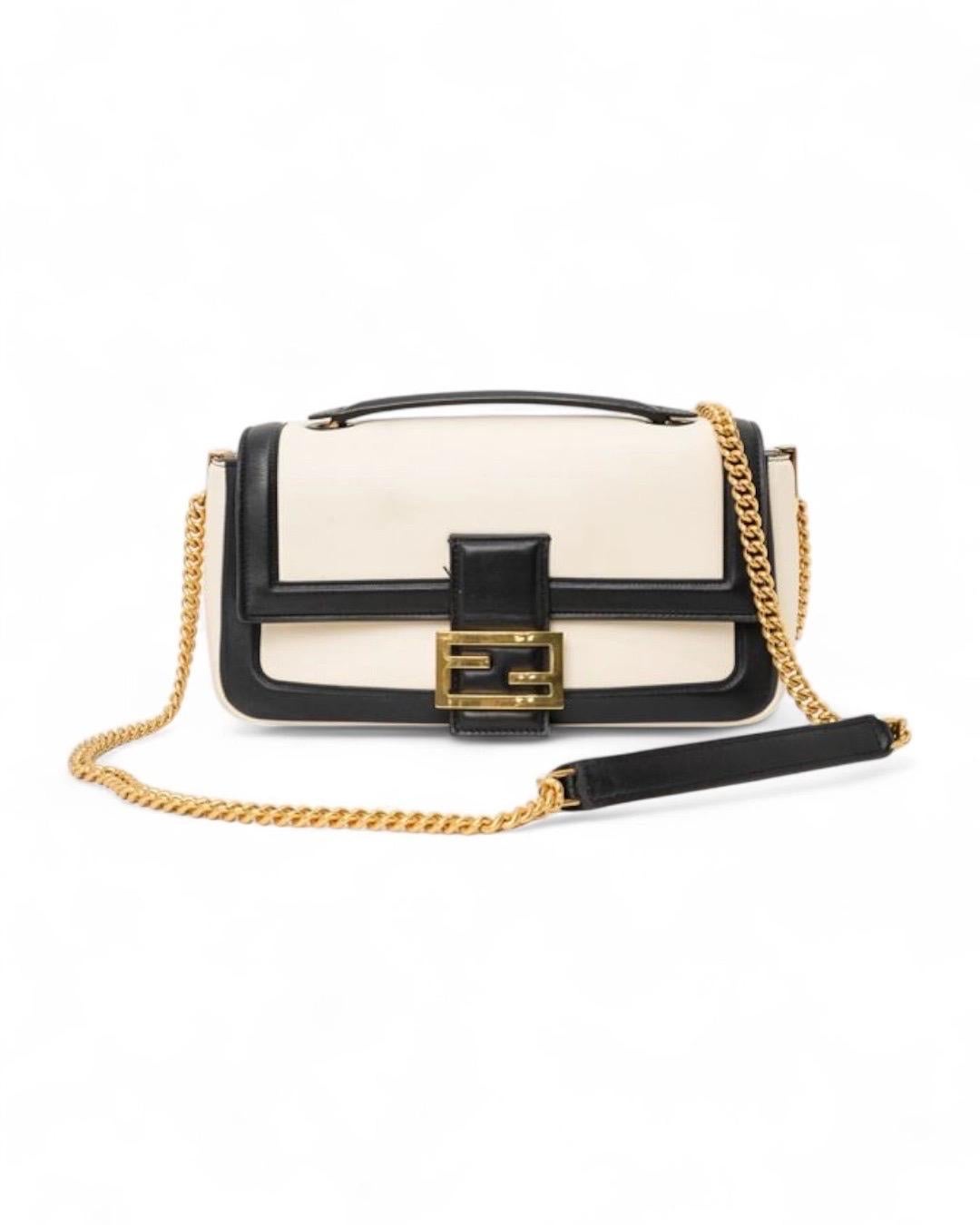 Fendi Baguette Chaîne Petite Bicolore Panna Borsa a tracolla en vente 3