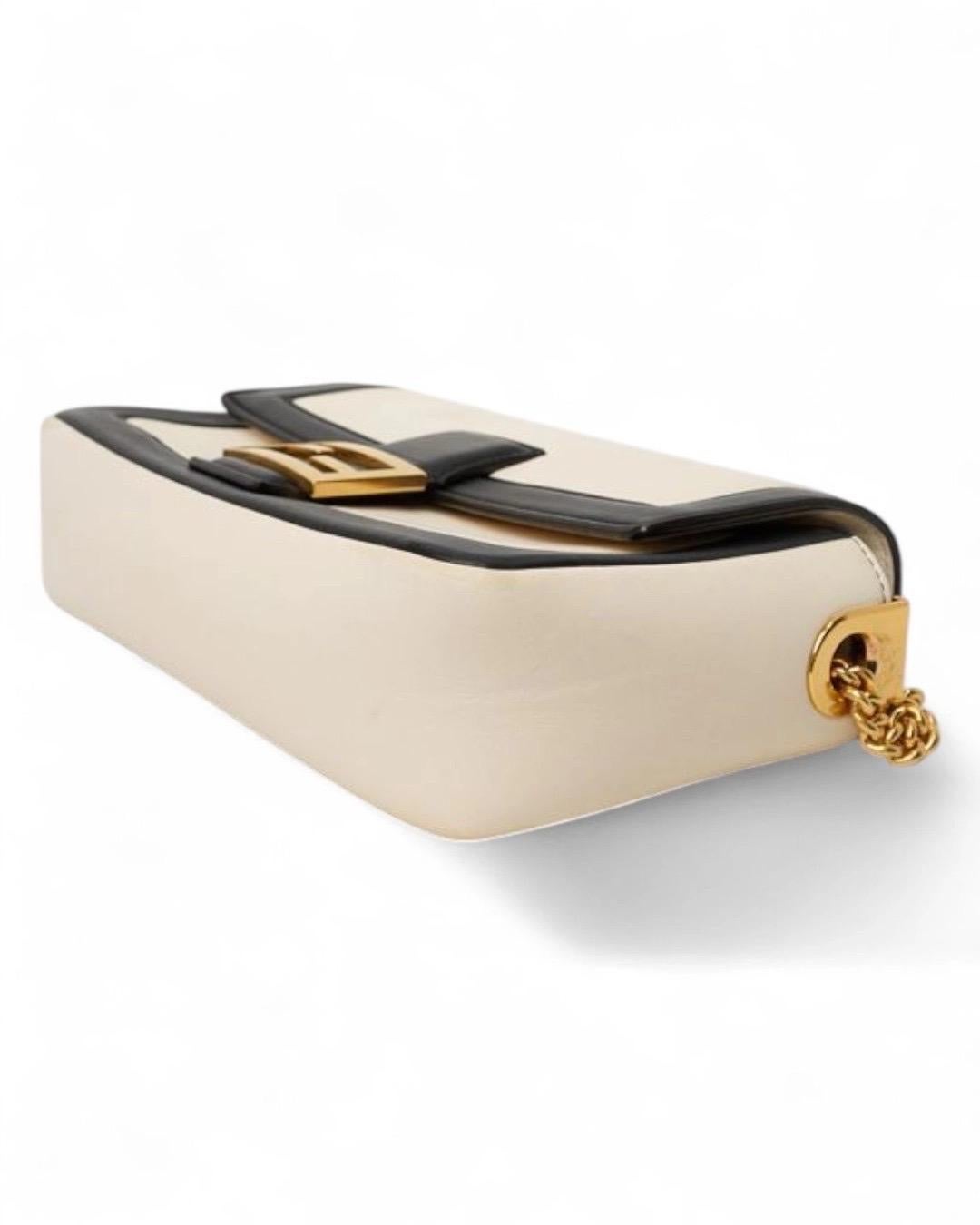 Fendi Baguette Chaîne Petite Bicolore Panna Borsa a tracolla en vente 4