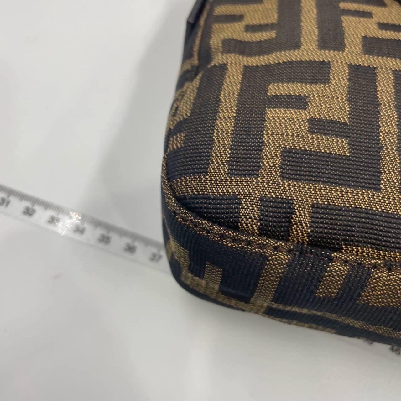 Fendi Baguette Classic Zucca Fendi Monogram mit Sternen Silber Hardware im Angebot 10