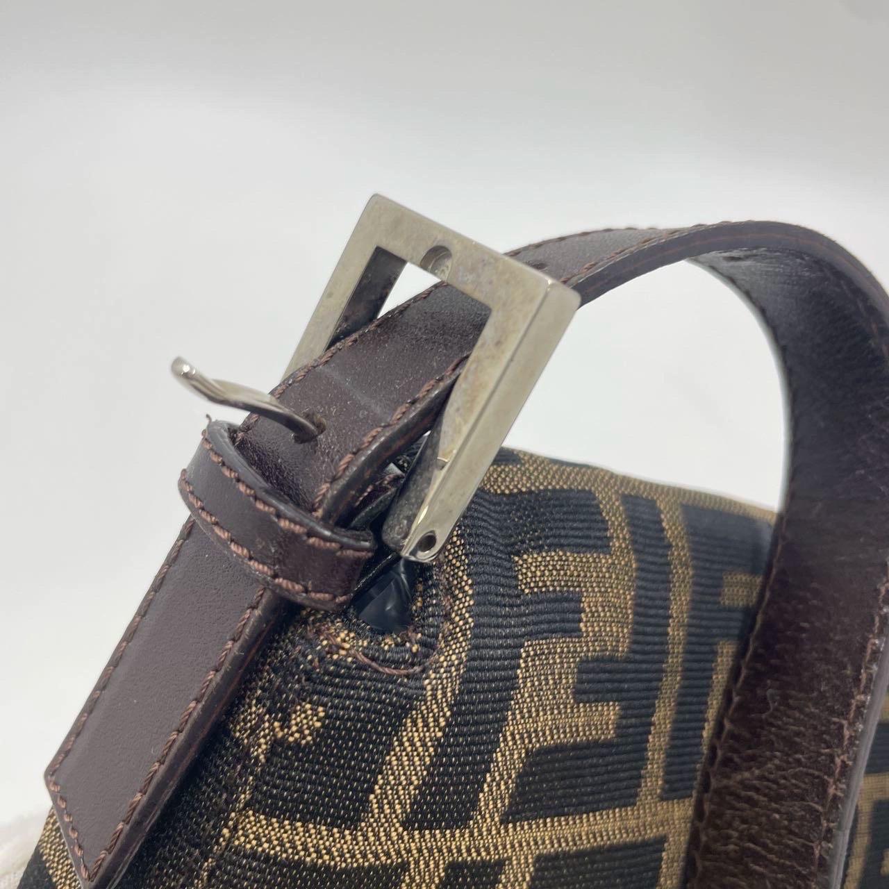 Fendi Baguette Classic Zucca Fendi Monogram mit Sternen Silber Hardware im Angebot 12