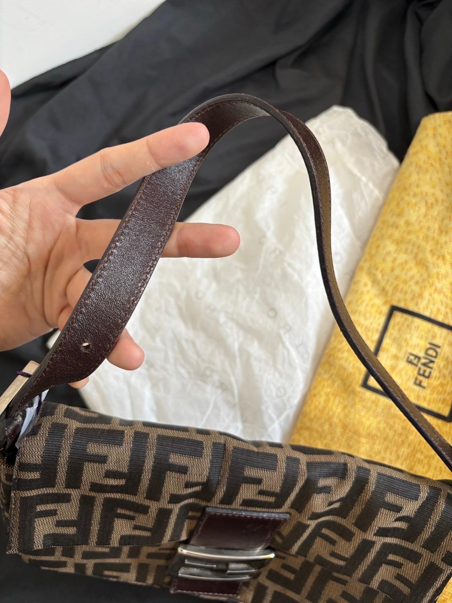 Fendi Baguette Classic Zucca Stampa Fendi Monogram in vendita 15