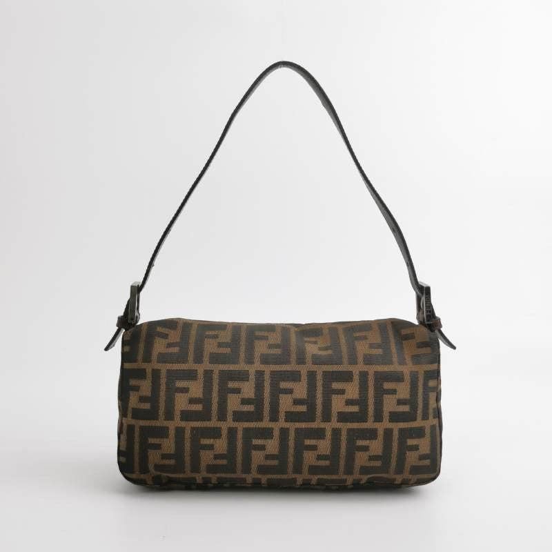 Fendi Baguette Classic Zucca Print Fendi Monogram In Good Condition For Sale In AUBERVILLIERS, FR