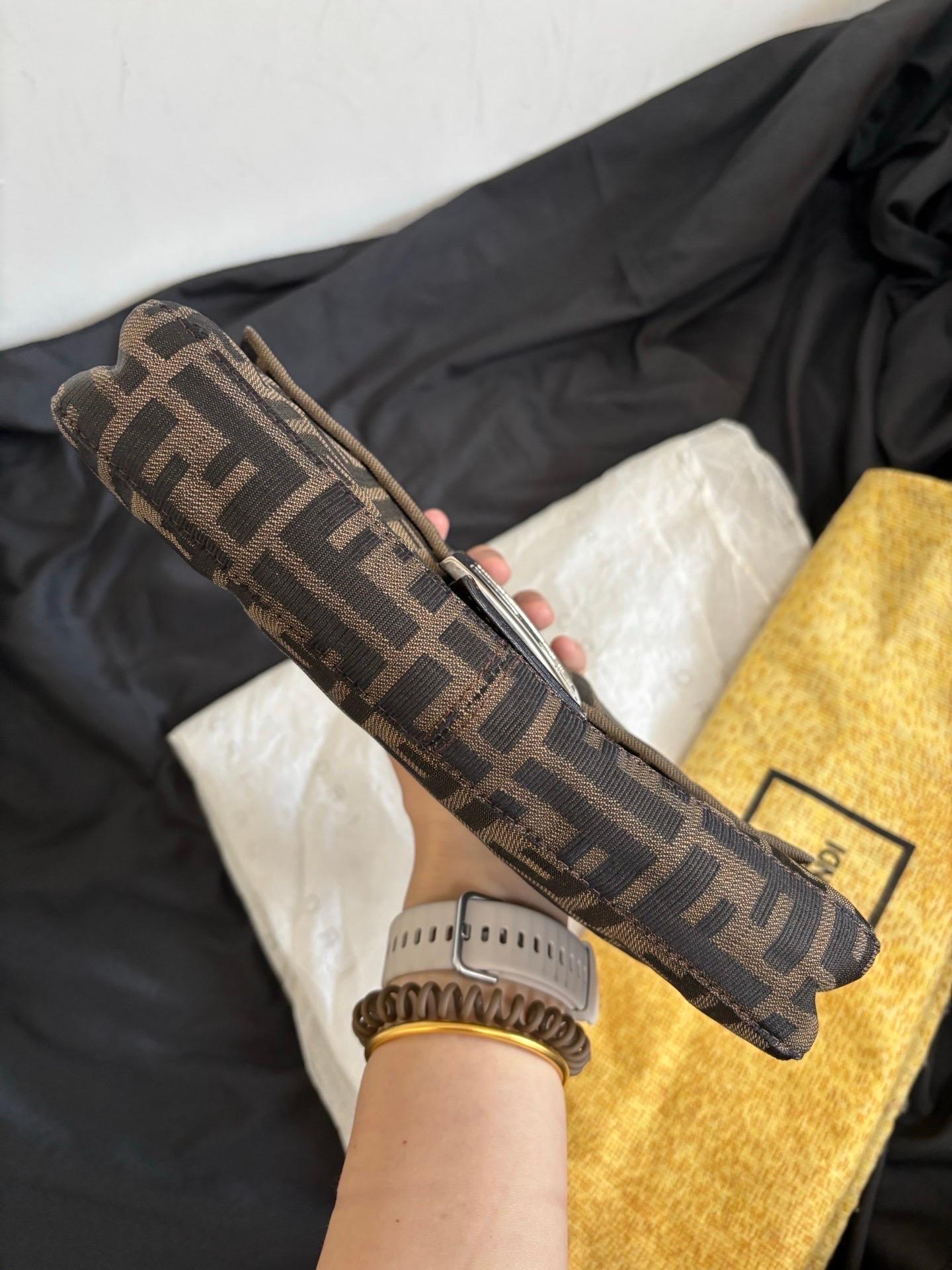 Fendi Baguette Classic Zucca Stampa Fendi Monogram in vendita 1