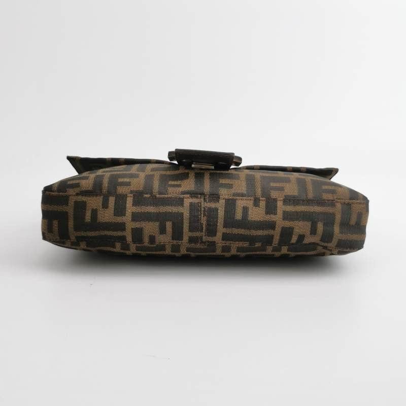 Fendi Baguette Classic Zucca Print Fendi Monogram For Sale 2