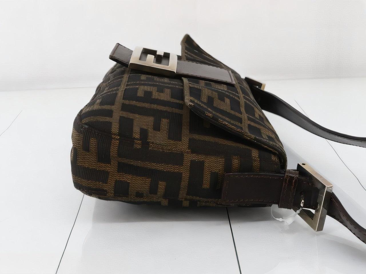 Fendi Baguette Classic Zucca Print Fendi Monogram For Sale 2