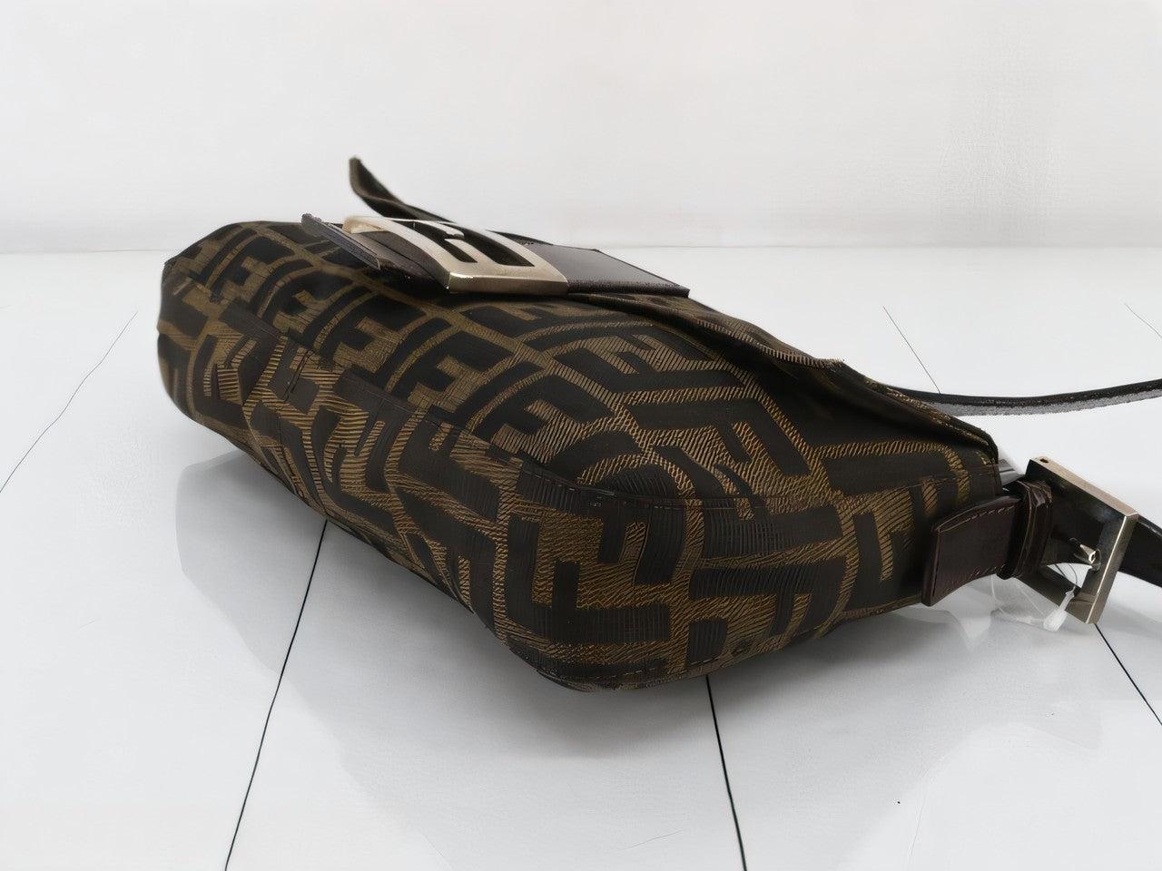 Fendi Baguette Classic Zucca Print Fendi Monogram For Sale 4