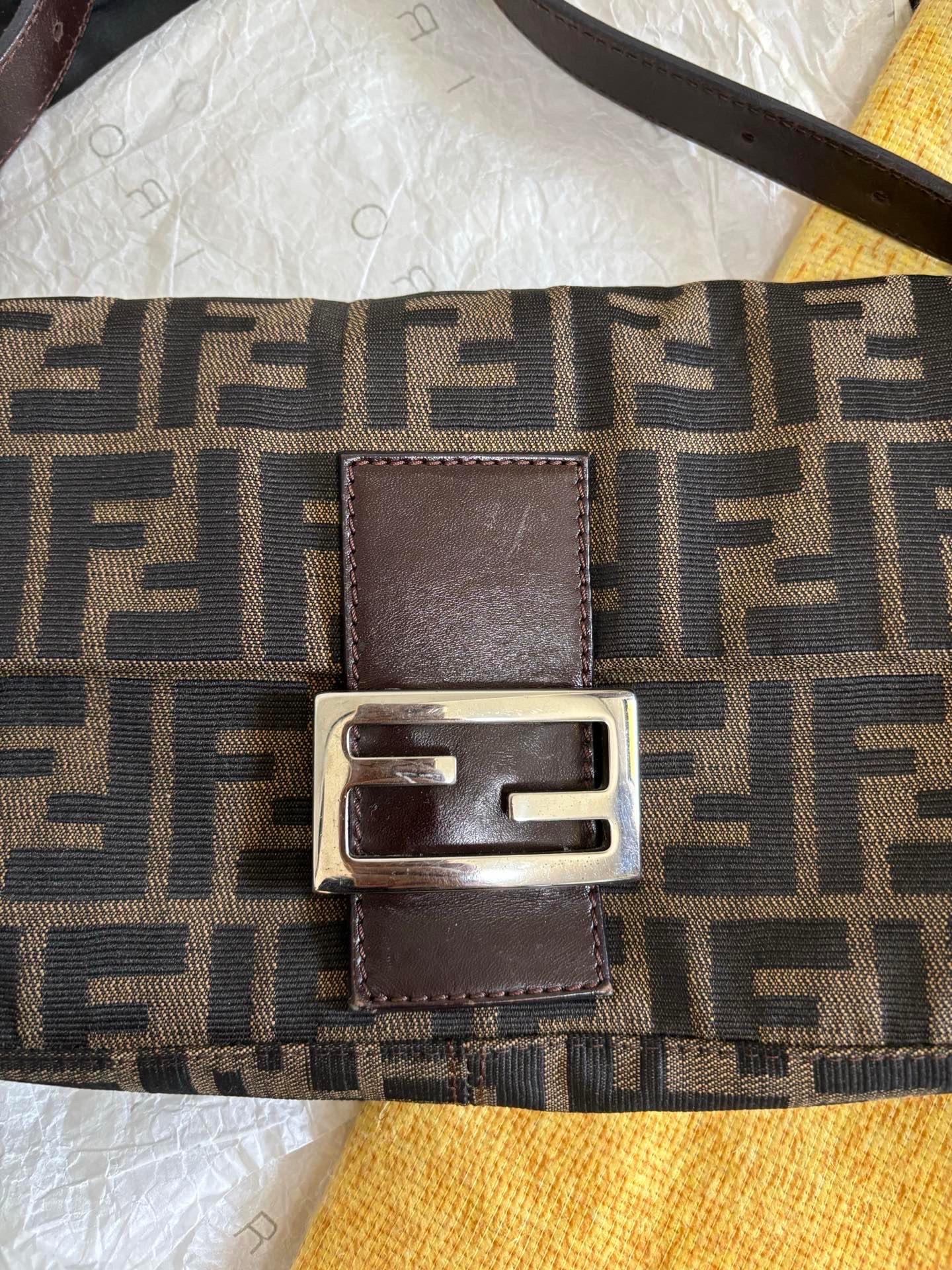 Fendi Baguette Classic Zucca Stampa Fendi Monogram in vendita 4