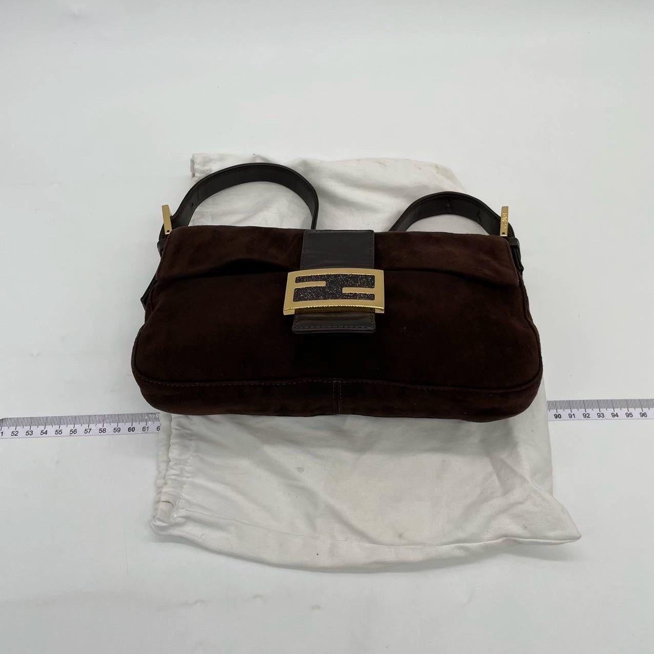 Fendi Baguette Dark Chocoalte Brown Suede Leather Shoulder Bag For Sale 2