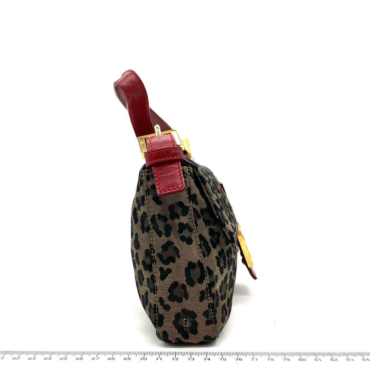 Fendi Baguette Denim Leopard Print with Red Leather Gold Hardware In Good Condition For Sale In AUBERVILLIERS, FR
