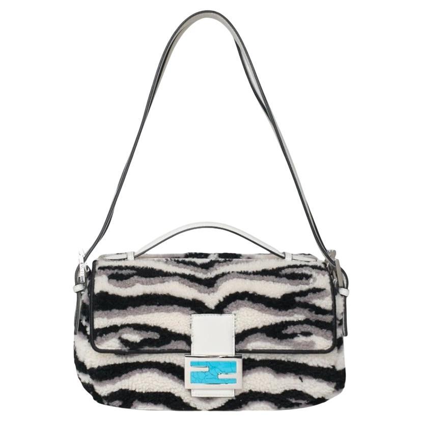 Fendi Baguette Double Sheep Sapphire White/Black For Sale