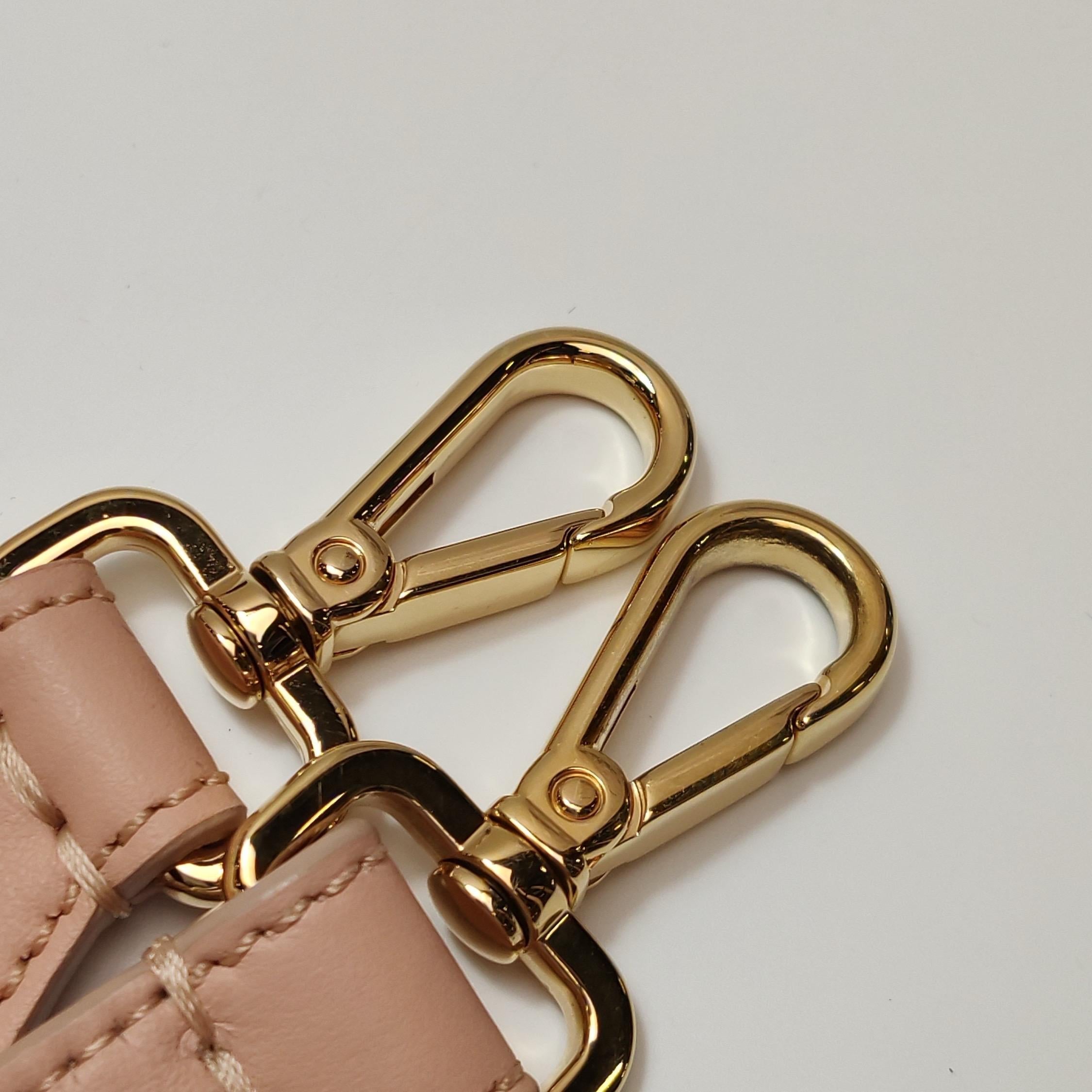 Fendi Baguette Glitter Sequins Paillettes Vitello Grace Sex & the City Baby Pink For Sale 9