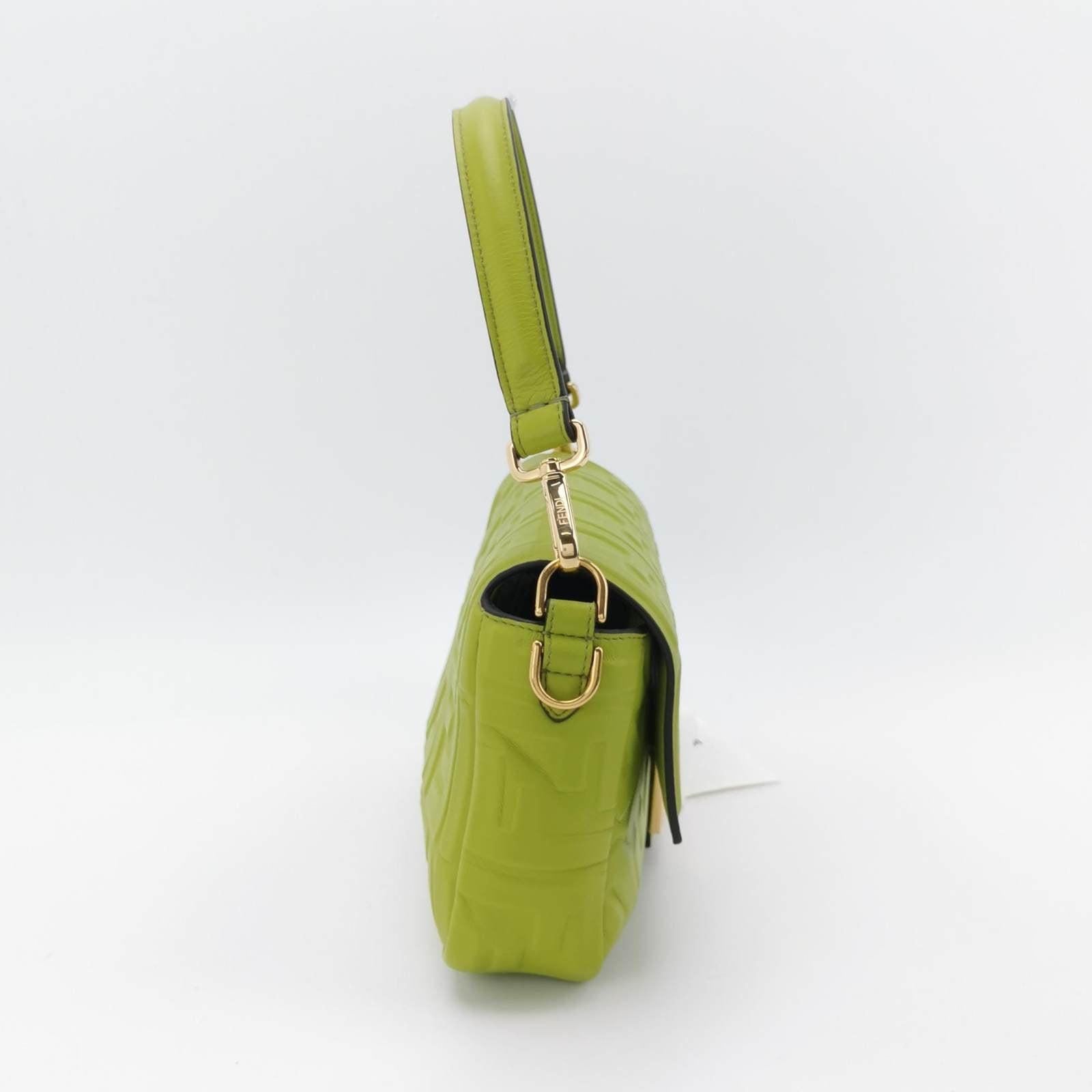 Fendi Baguette Lambskin Leather Crossbody Bag Medium Lime Green In Excellent Condition In AUBERVILLIERS, FR
