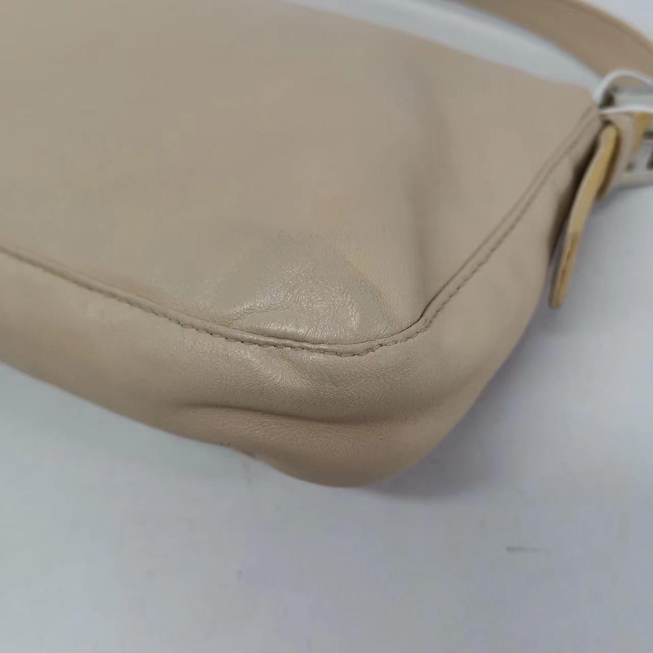 Fendi Baguette Lambskin Leather Shoulder Bag Beige Yellow For Sale 9