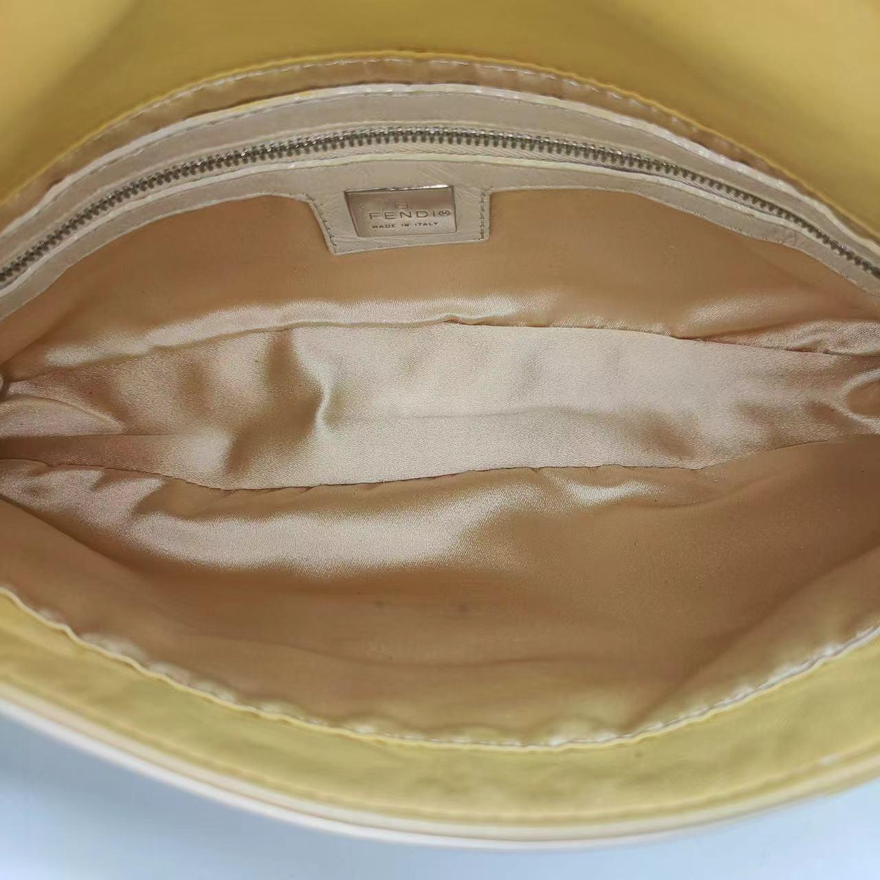 Fendi Baguette Lambskin Leather Shoulder Bag Beige Yellow For Sale 3