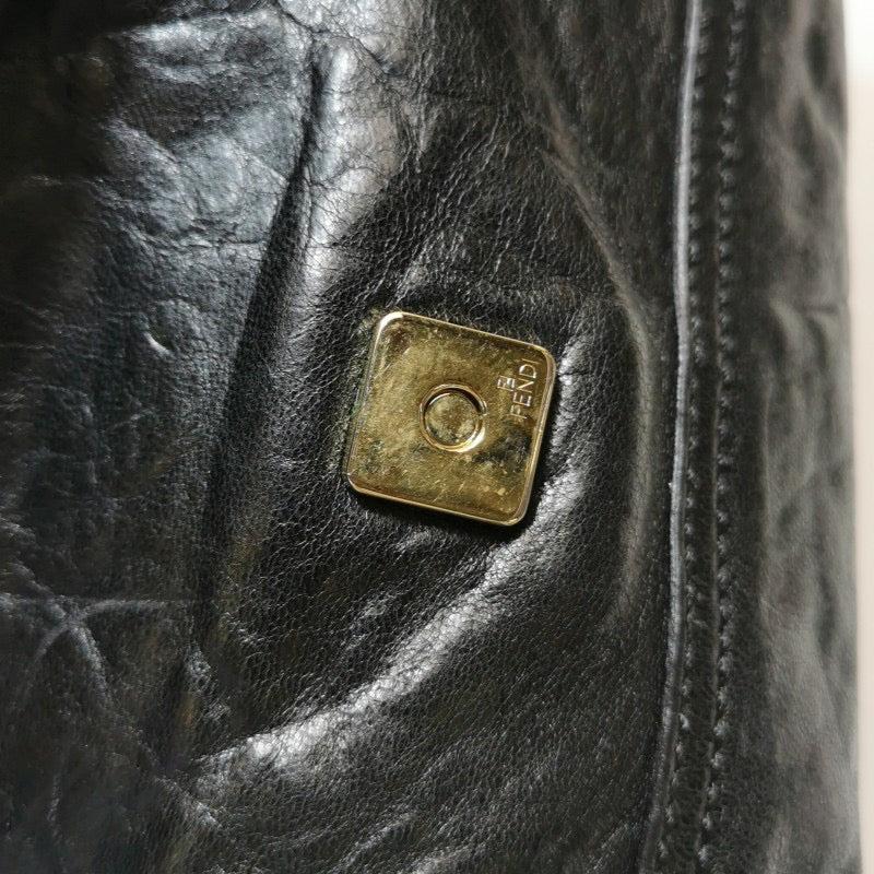Sac à bandoulière Fendi en cuir baguette avec franges sauvages en vente 2