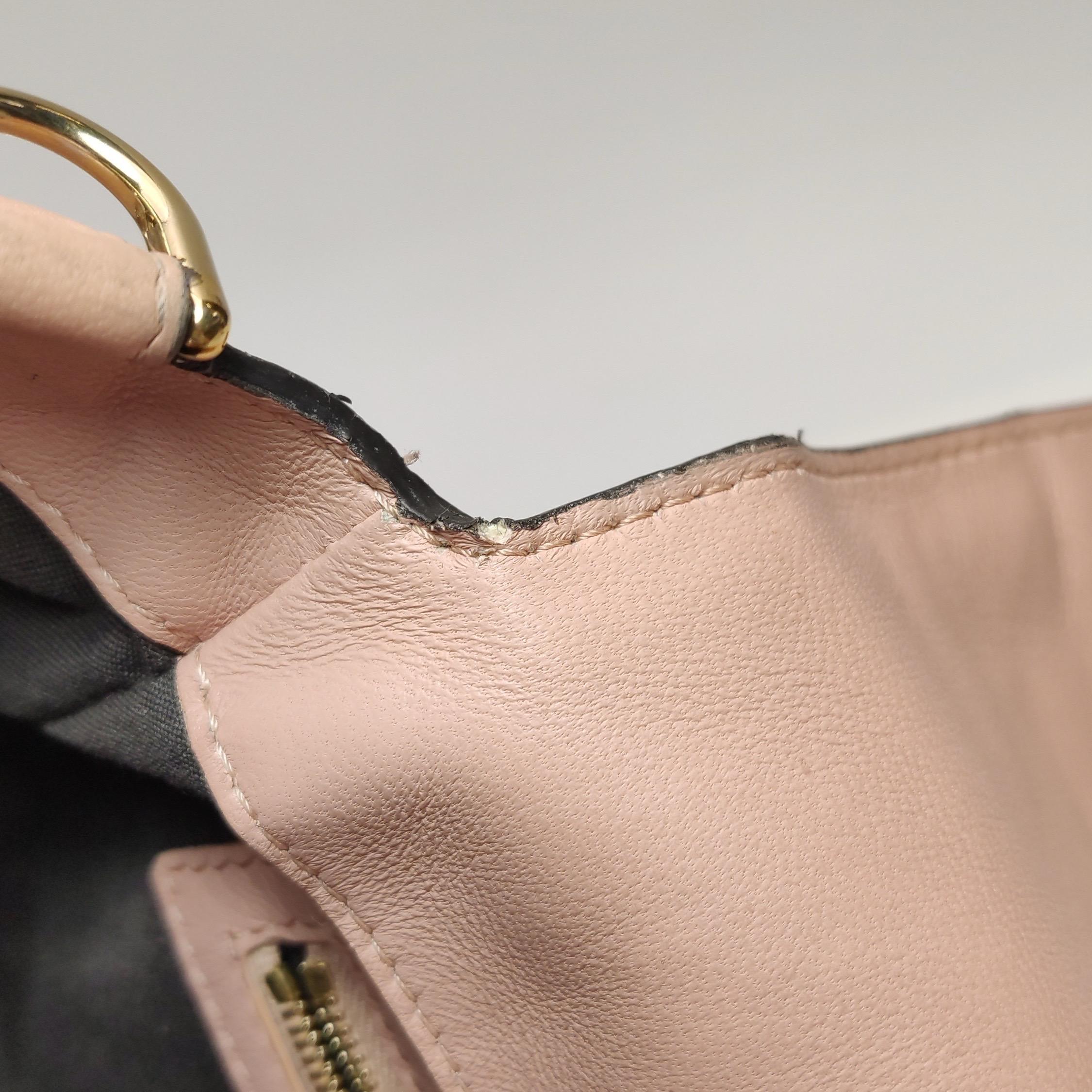 Fendi Baguette Light Pink Medium Lambskin Leather Crossbody Bag Gold Hardware For Sale 14