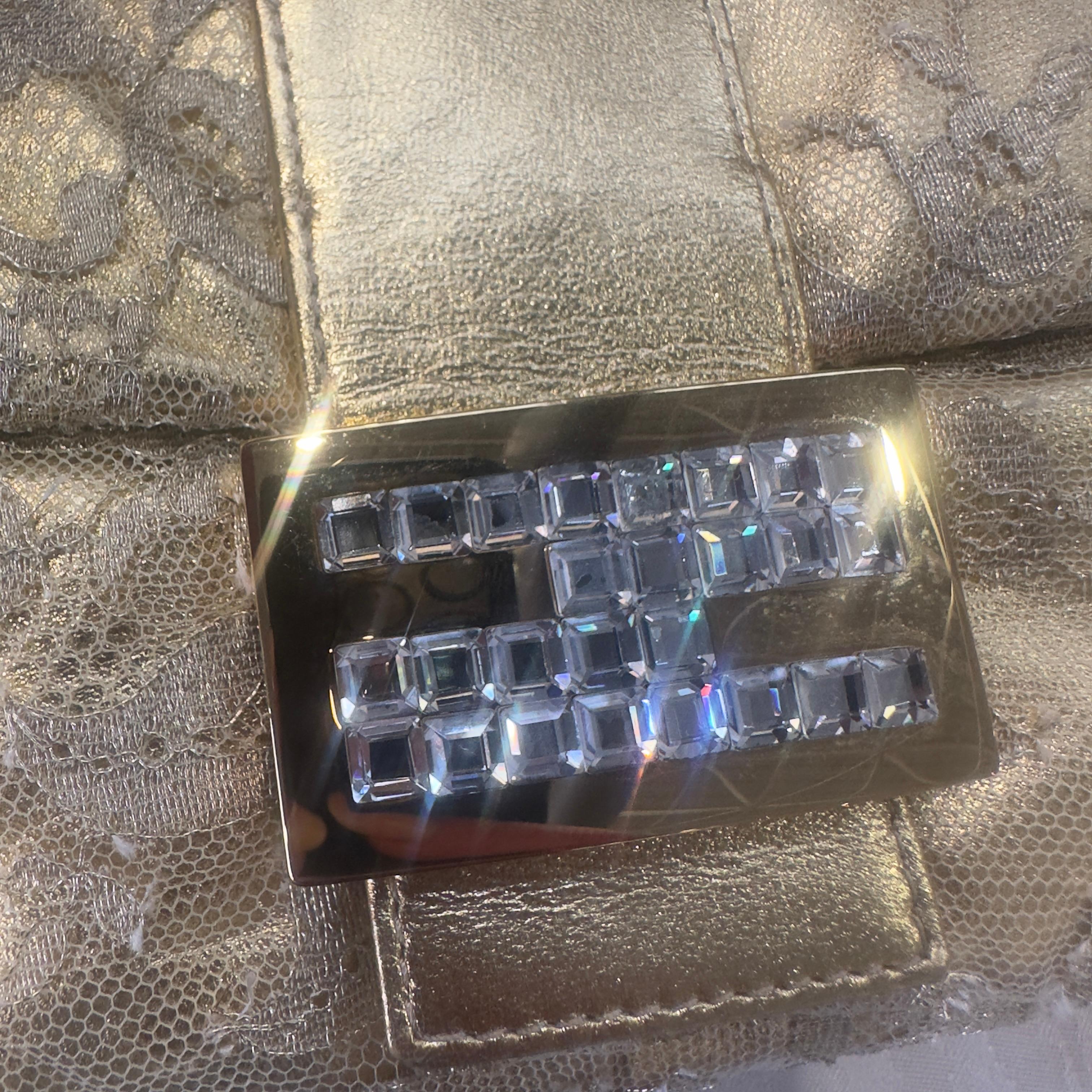 Fendi baguette limited edition pari al nuovo in vendita 5