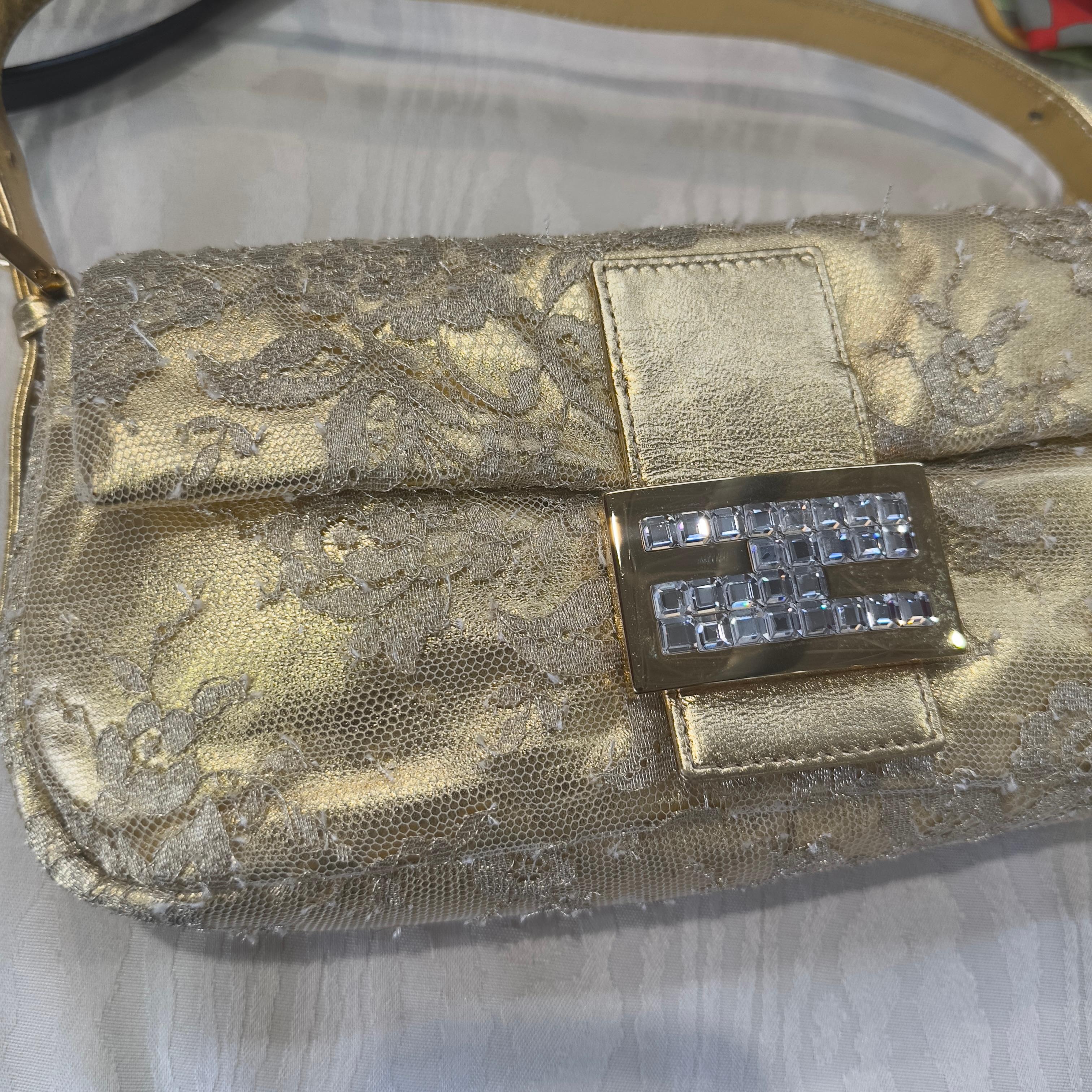 Fendi baguette limited edition pari al nuovo in vendita 6