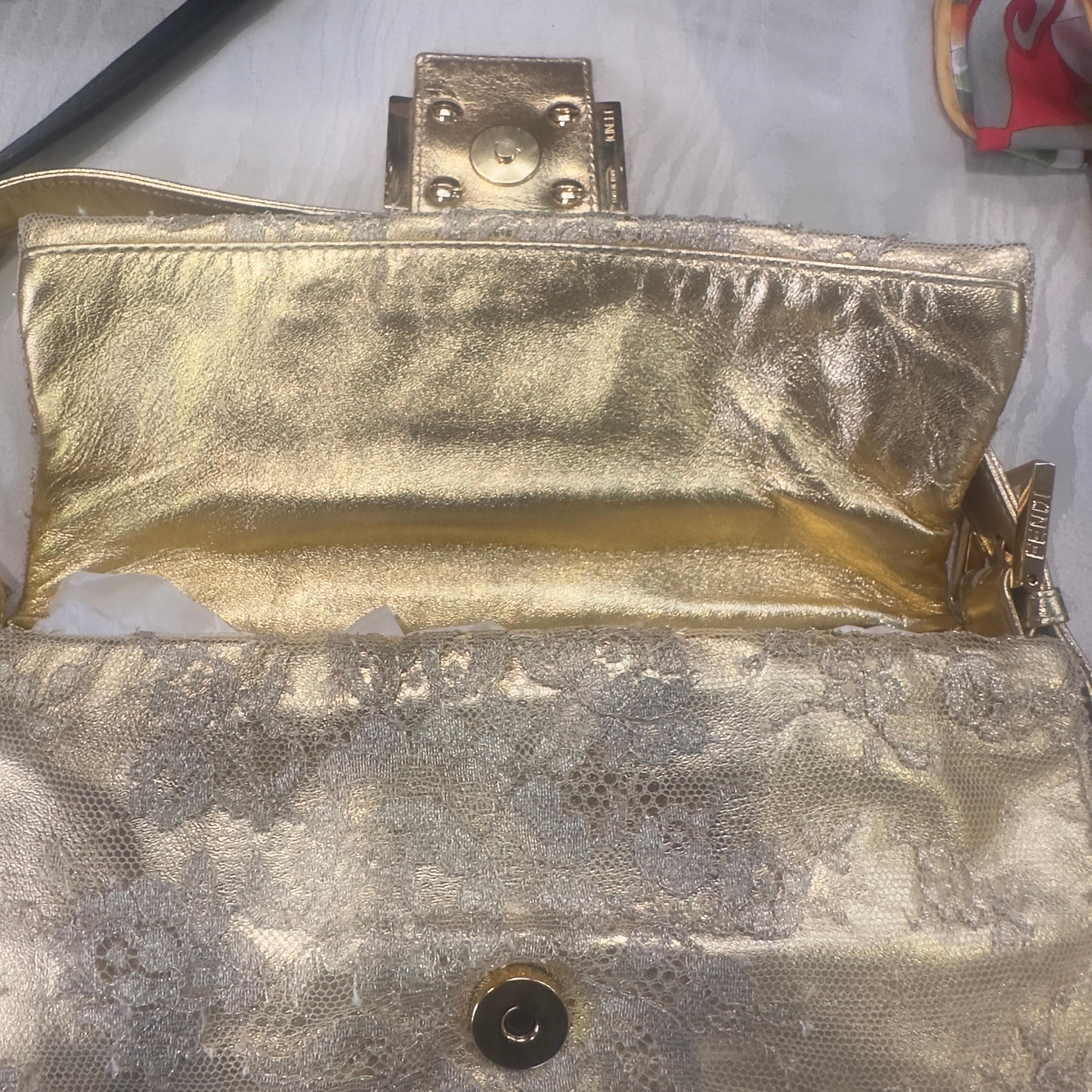 Fendi baguette limited edition pari al nuovo in vendita 7
