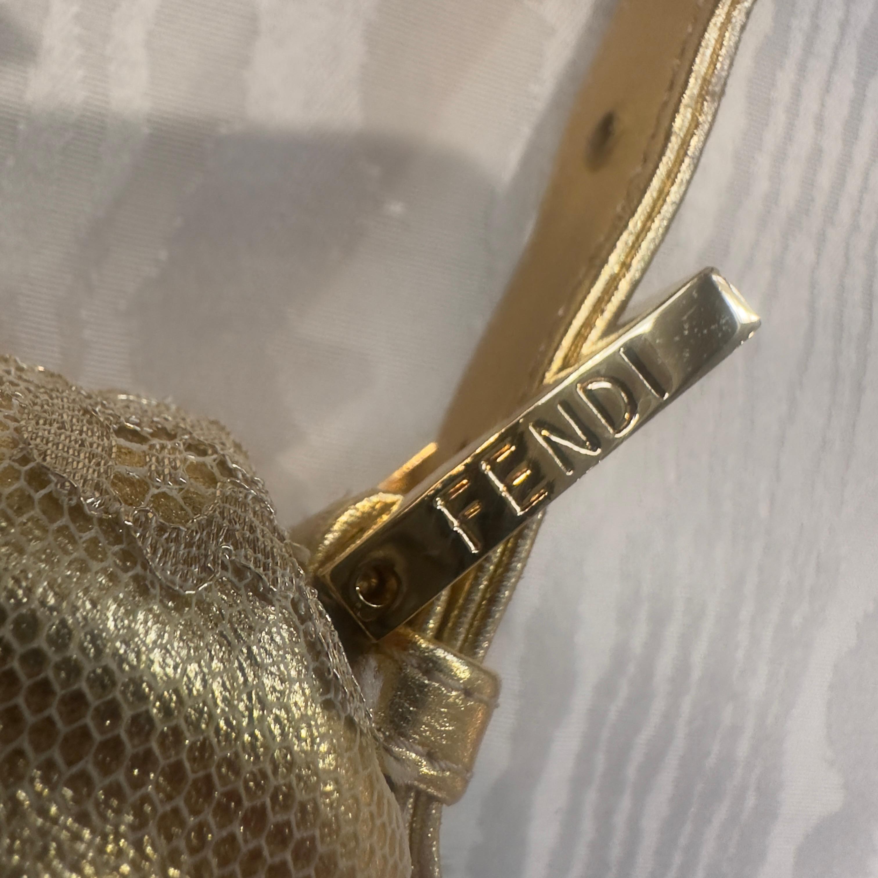 Fendi baguette limited edition pari al nuovo in vendita 3