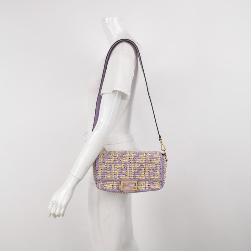 Fendi Baguette Medium Beige Lavendel Raffia Leder Crossbody Tasche
Dies sind professionelle Fotos der tatsächlich von Luxbags angebotenen Tasche.
ZUSTAND: NEUWERTIG
Dieser gebrauchte Artikel ist in ausgezeichnetem Zustand mit leichten