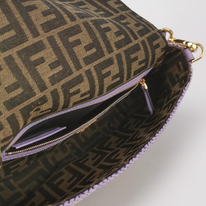 Fendi Baguette Medium Beige Lavendel Raffia Leder Crossbody Tasche im Angebot 1