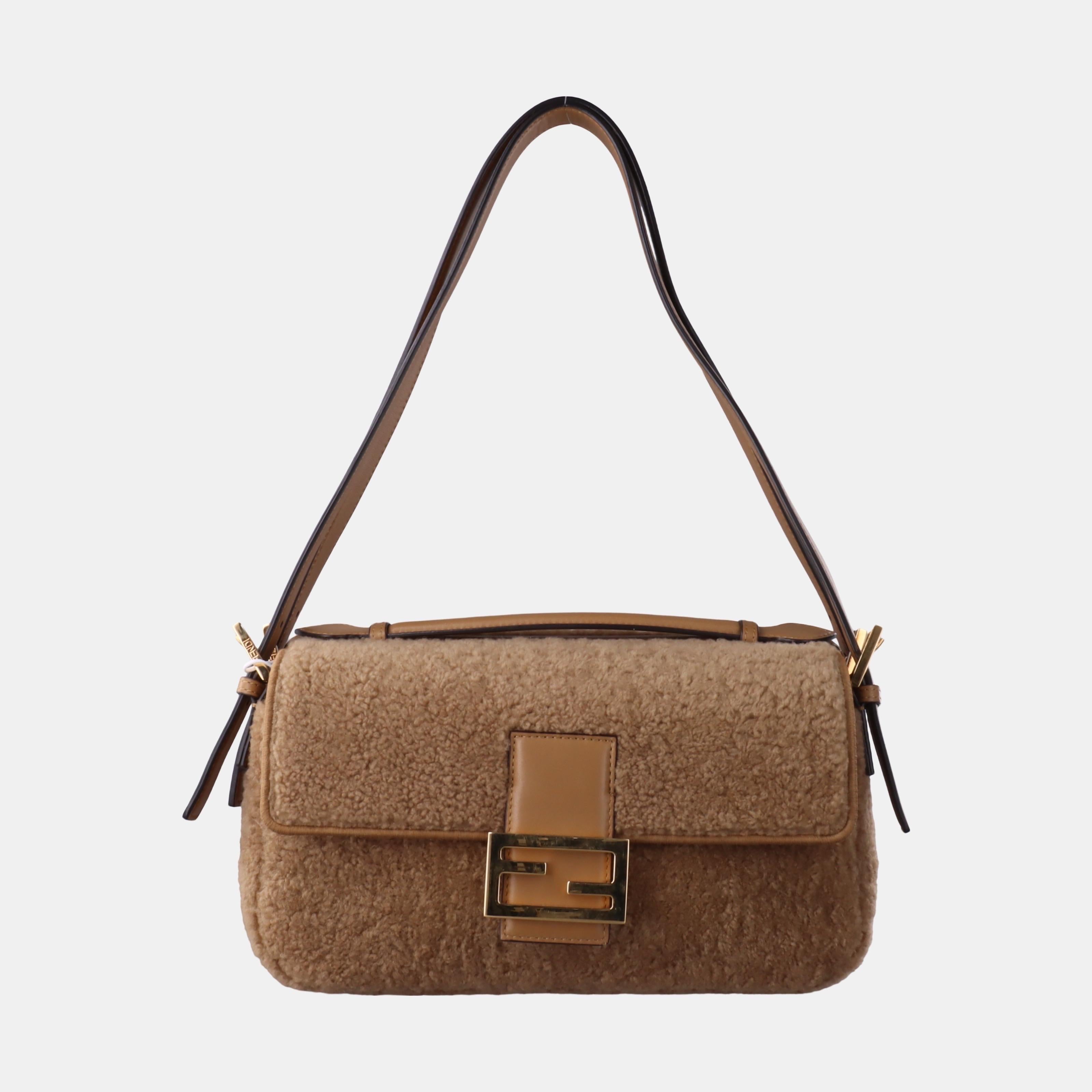 Women's Fendi Baguette Medium Double Sided Shearling Light Beige Brown Shoulder Bag For Sale
