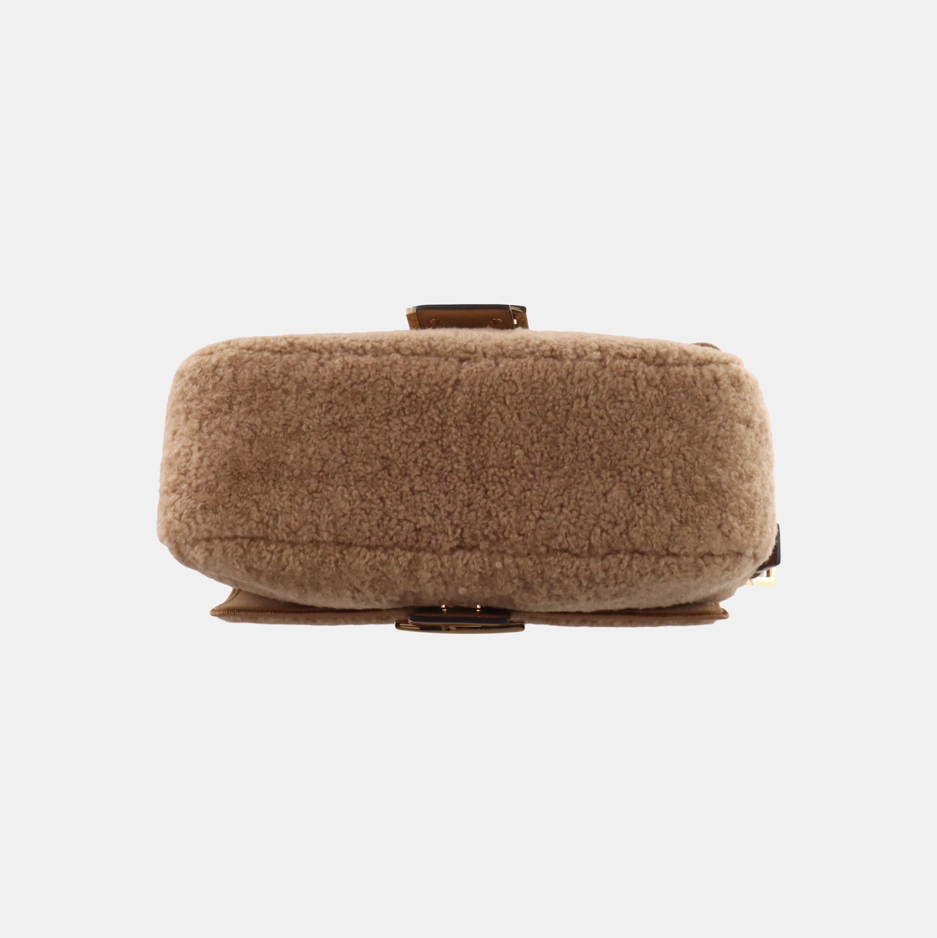 Fendi Baguette Medium Double Sided Shearling Light Beige Brown Shoulder Bag For Sale 1