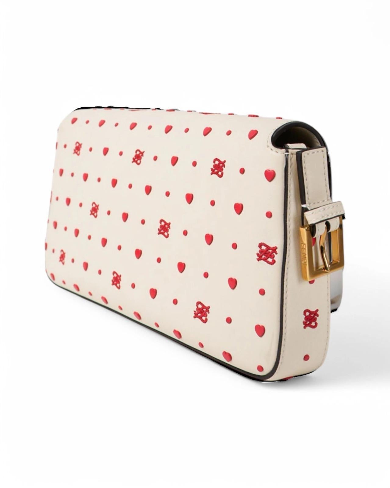 Fendi Baguette Medium Love Weiß im Angebot 1
