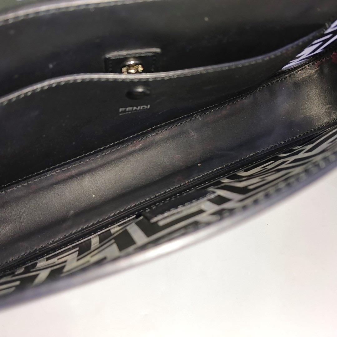 Fendi Baguette Medium Transparent PVC Black Zucca Crossbody Bag im Angebot 2