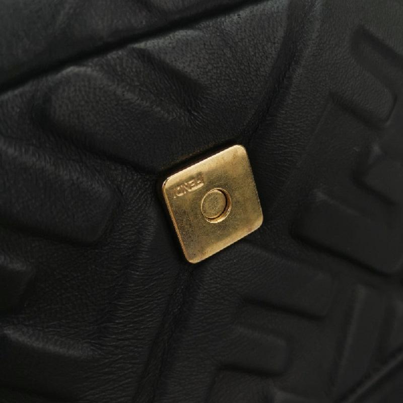 Fendi Baguette Mini Bolso Crossbody de Piel de Napa Negra en venta 4