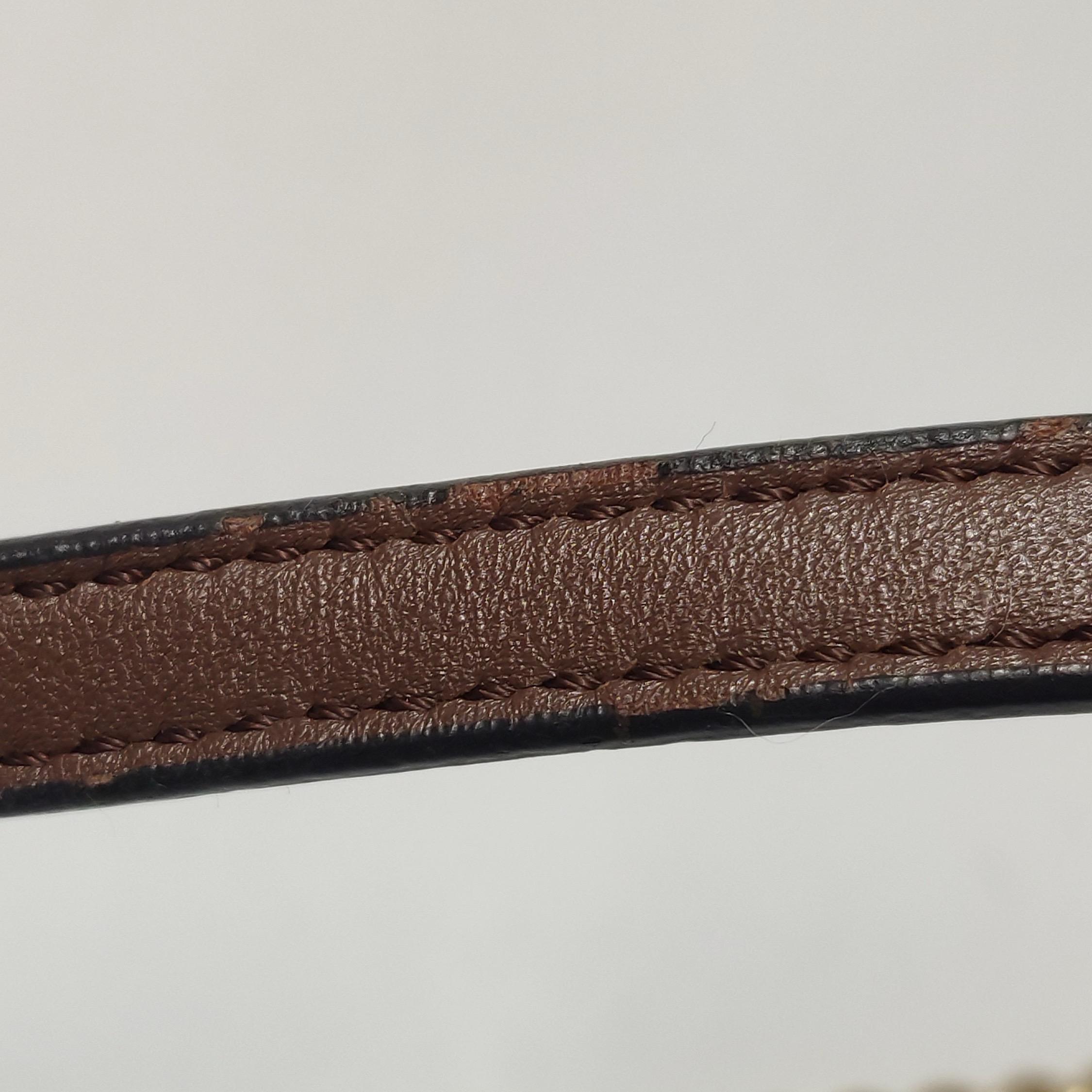 Fendi Baguette Mini Borsa a tracolla in pelle scamosciata marrone con hardware dorato in vendita 8