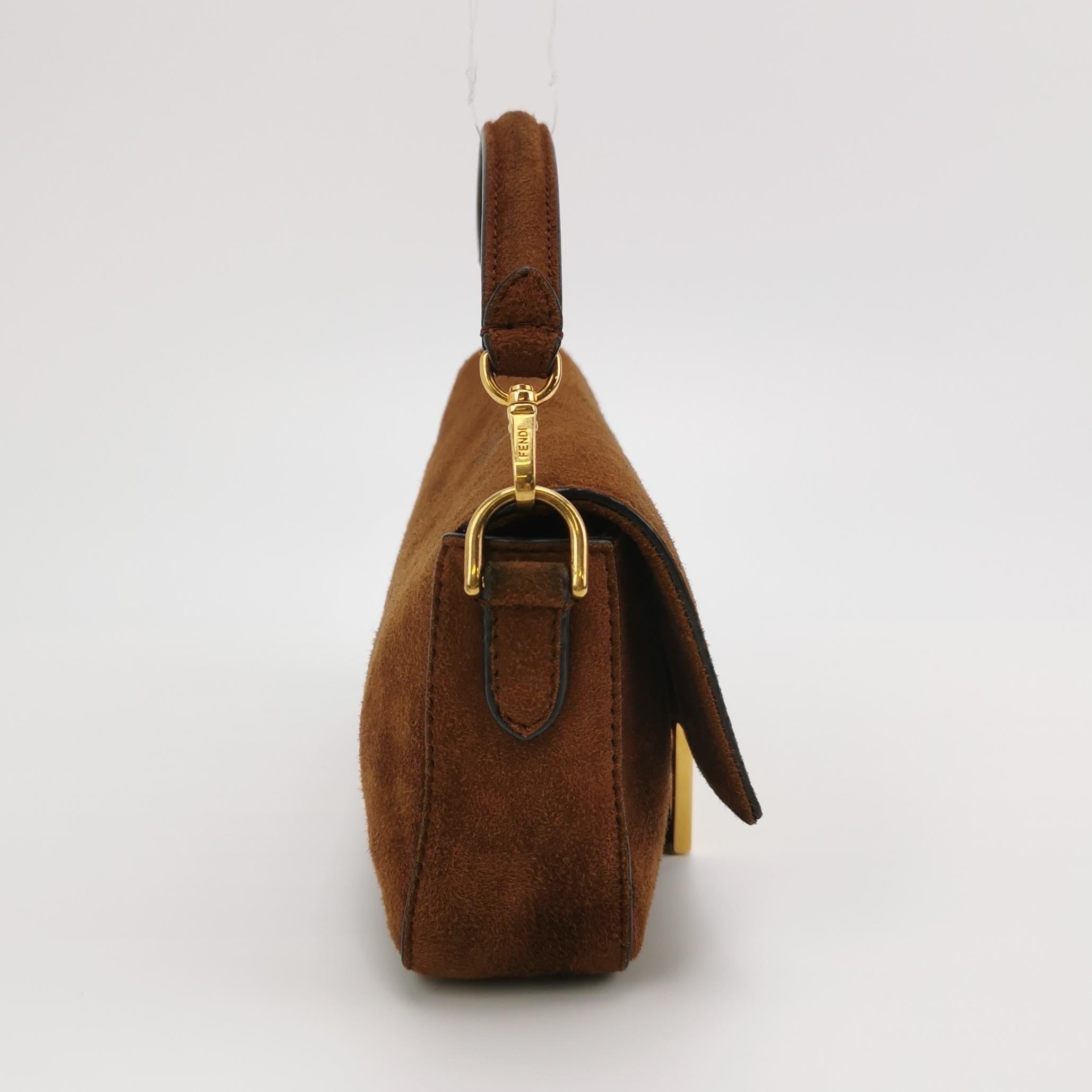 Fendi Baguette Mini Brown Suede Gold Hardware Crossbody Bag In Good Condition In AUBERVILLIERS, FR